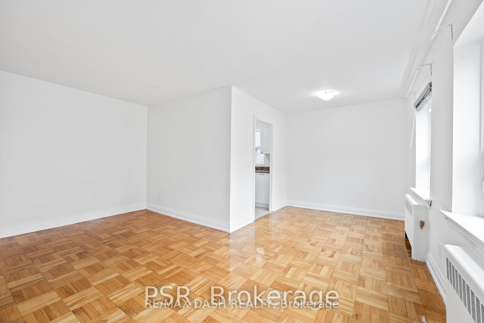 Photo 7 of Unit 18, 69 Old Mill Terrace, Etobicoke, Stonegate-Queensway — HOMEH