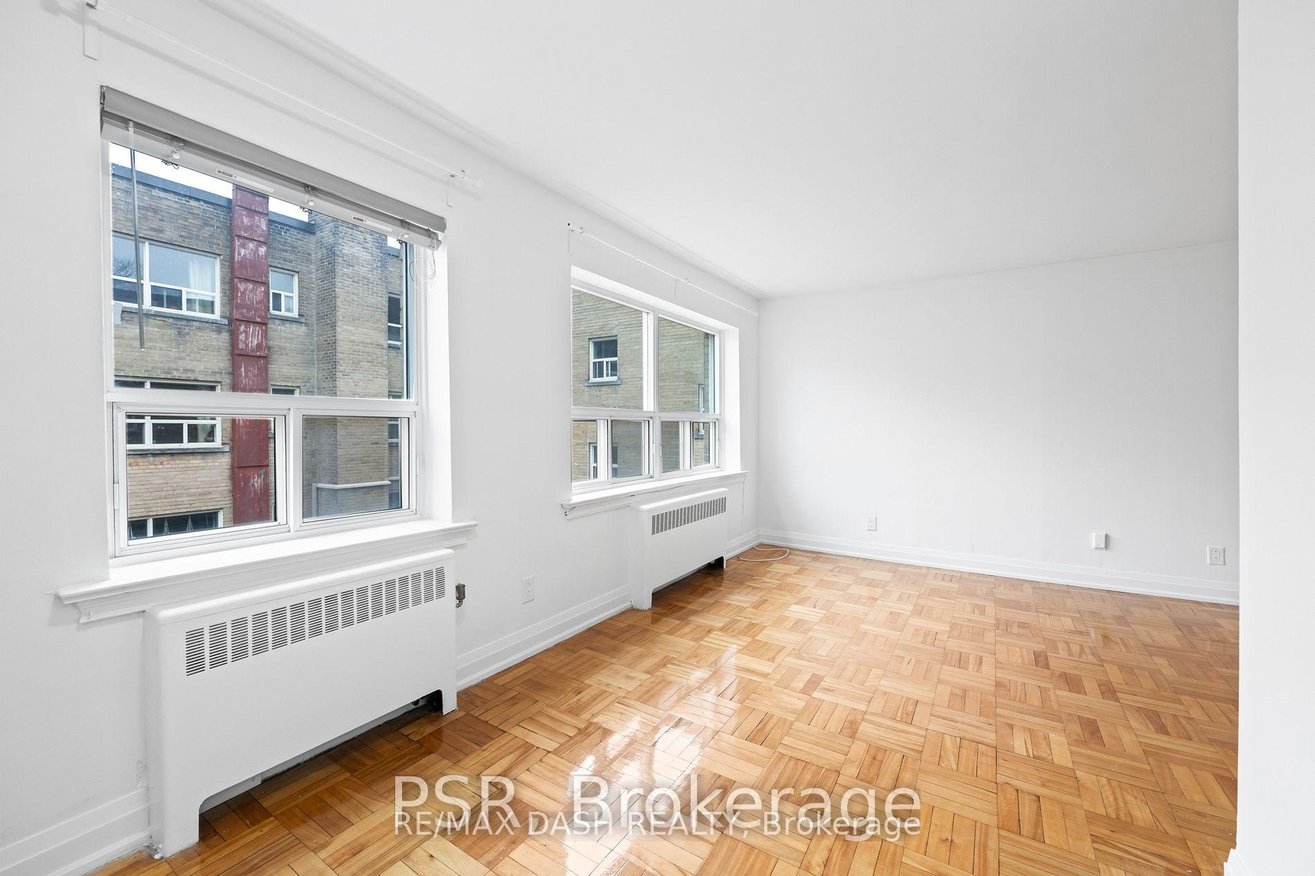Photo 11 of Unit 18, 69 Old Mill Terrace, Etobicoke, Stonegate-Queensway — HOMEH
