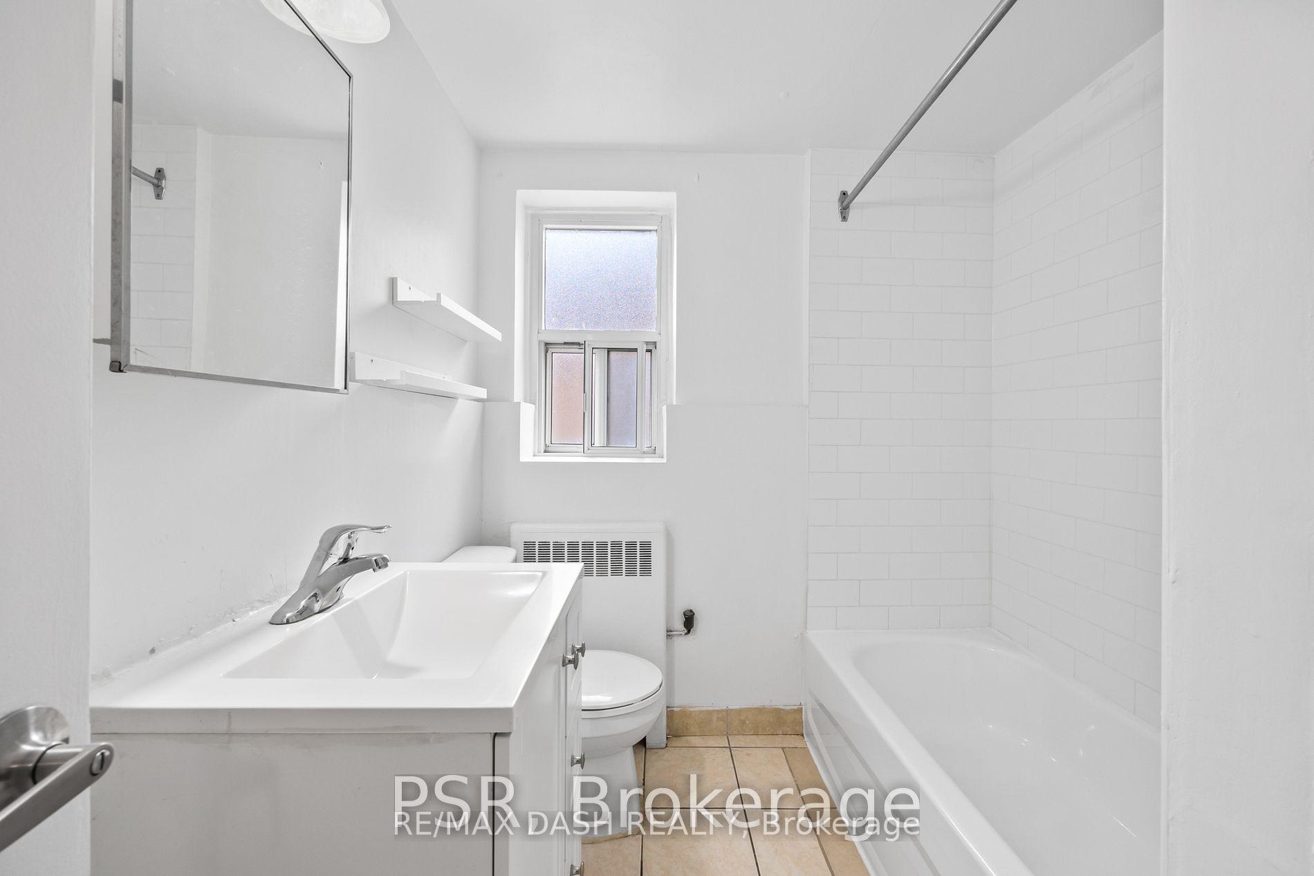Photo 16 of Unit 18, 69 Old Mill Terrace, Etobicoke, Stonegate-Queensway — HOMEH