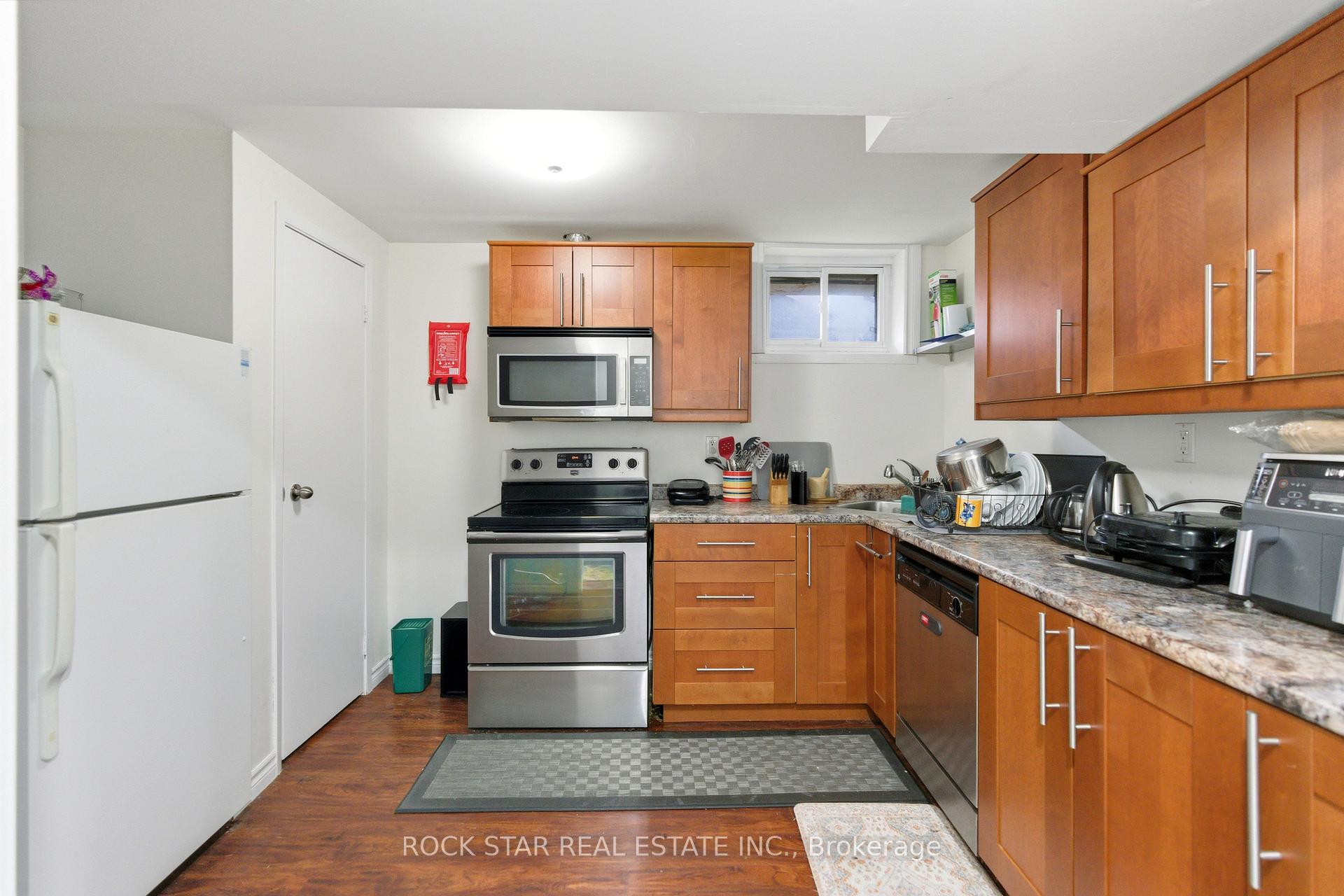 Photo 7 of Unit Bsmt, 111 Britten Close, Hamilton, Rolston — HOMEH