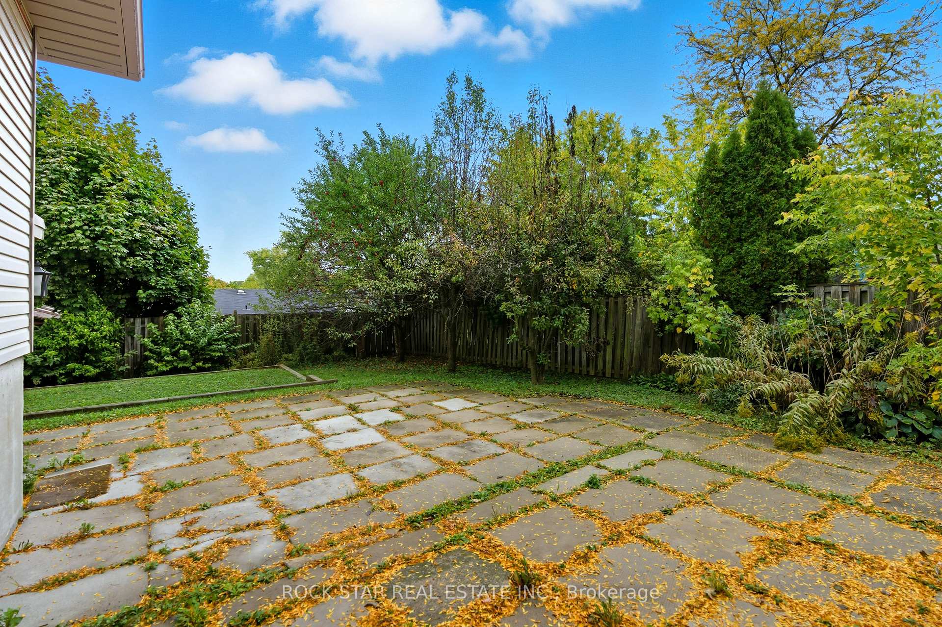 Photo 18 of Unit Bsmt, 111 Britten Close, Hamilton, Rolston — HOMEH