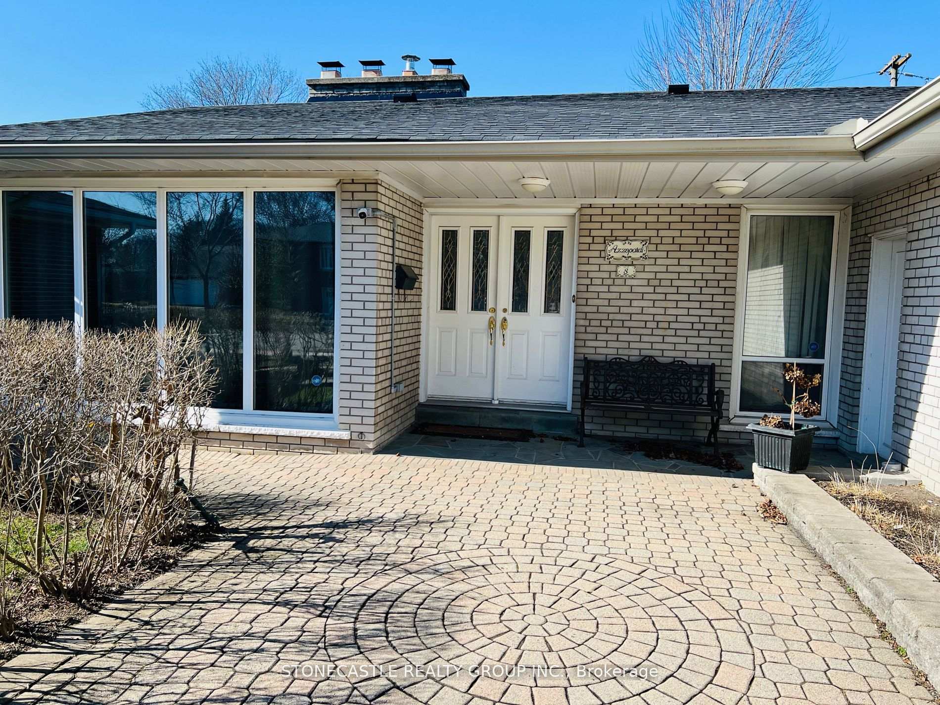 Photo 2 of 8 Hartsdale Drive, Etobicoke, Willowridge-Martingrove-Richview — HOMEH