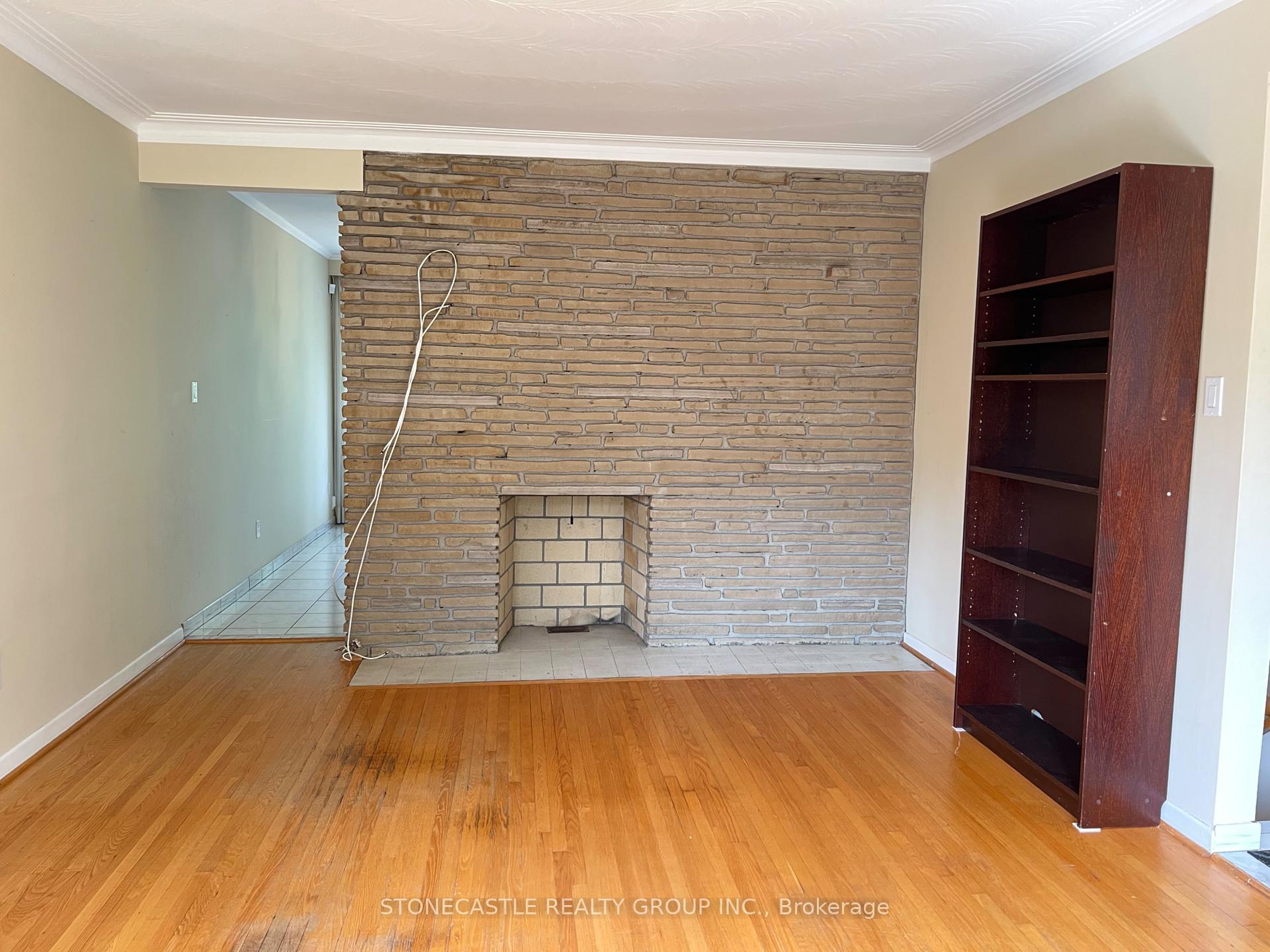 Photo 5 of 8 Hartsdale Drive, Etobicoke, Willowridge-Martingrove-Richview — HOMEH