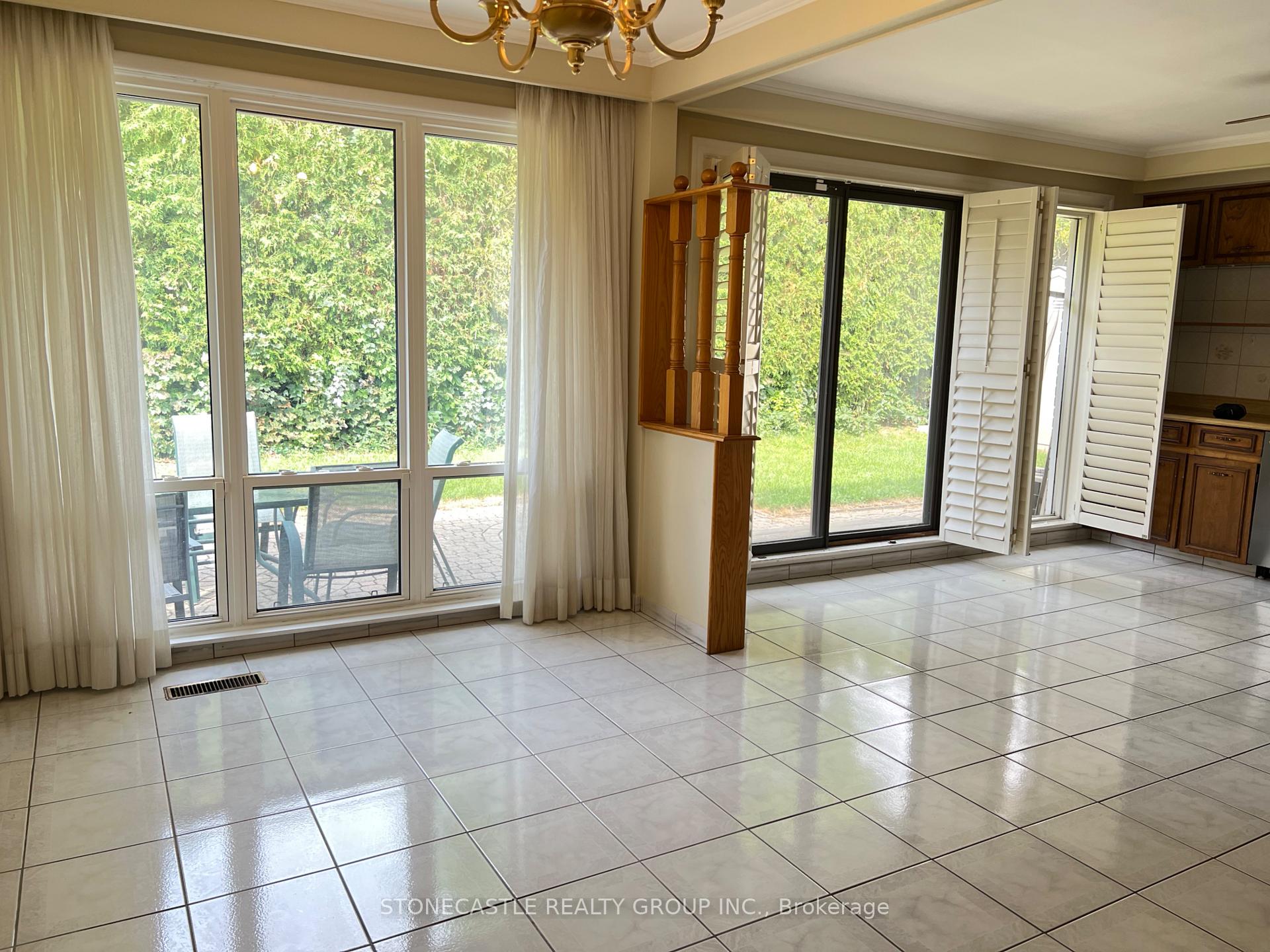 Photo 6 of 8 Hartsdale Drive, Etobicoke, Willowridge-Martingrove-Richview — HOMEH