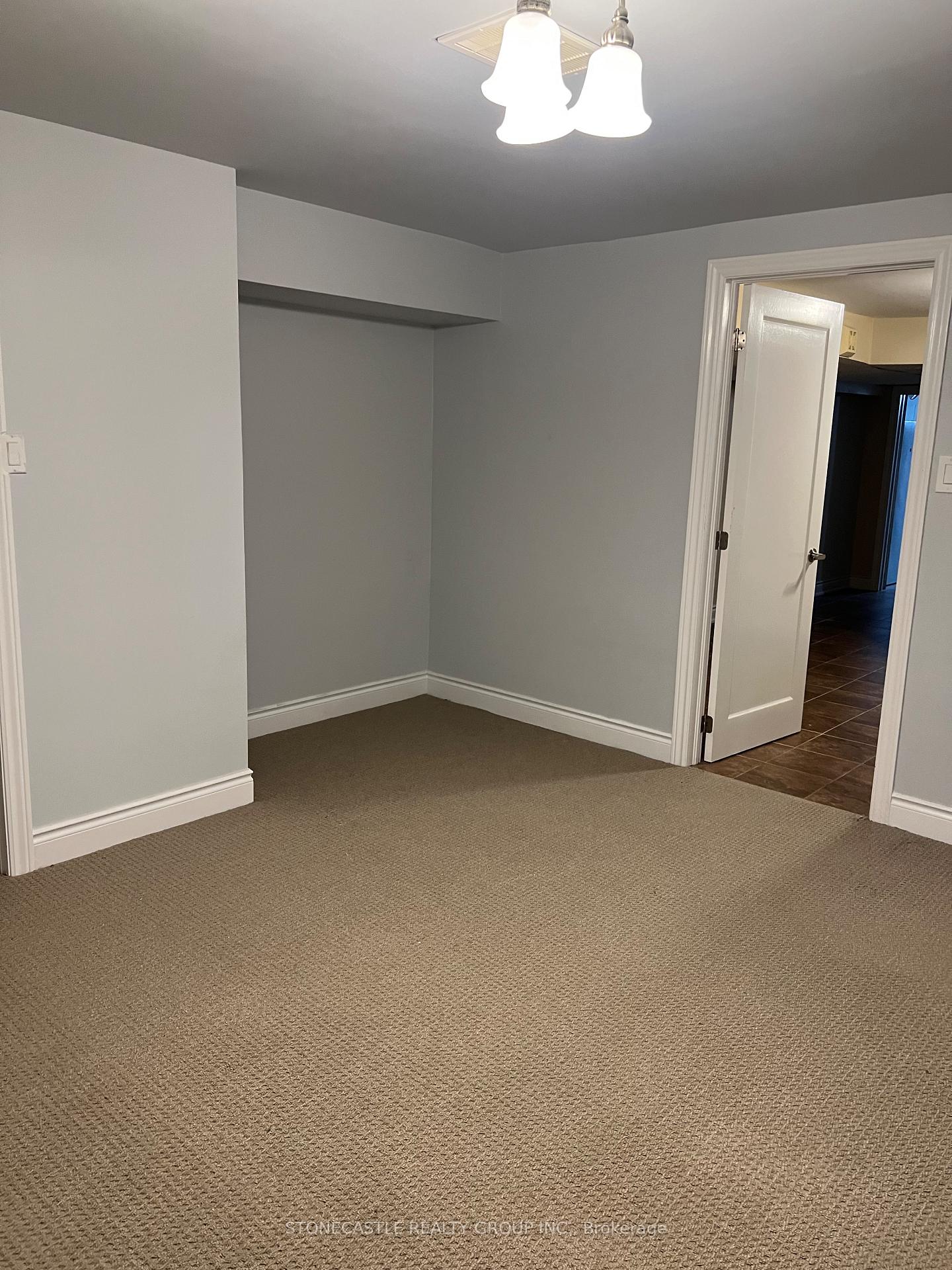 Photo 18 of 8 Hartsdale Drive, Etobicoke, Willowridge-Martingrove-Richview — HOMEH