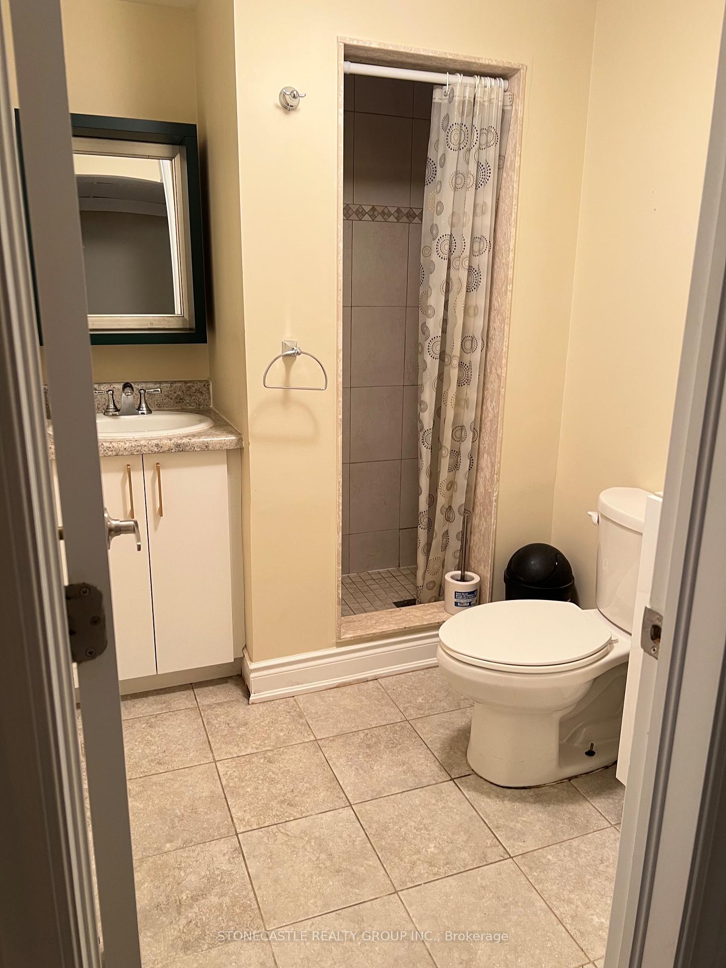 Photo 19 of 8 Hartsdale Drive, Etobicoke, Willowridge-Martingrove-Richview — HOMEH