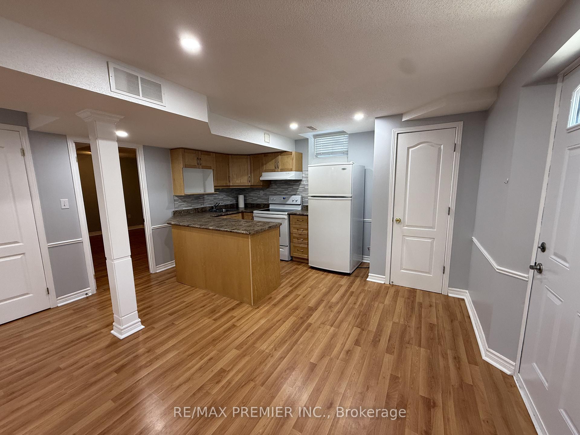 Photo 5 of Unit LOWER, 54 Castlepoint Drive, Vaughan, Elder Mills — HOMEH