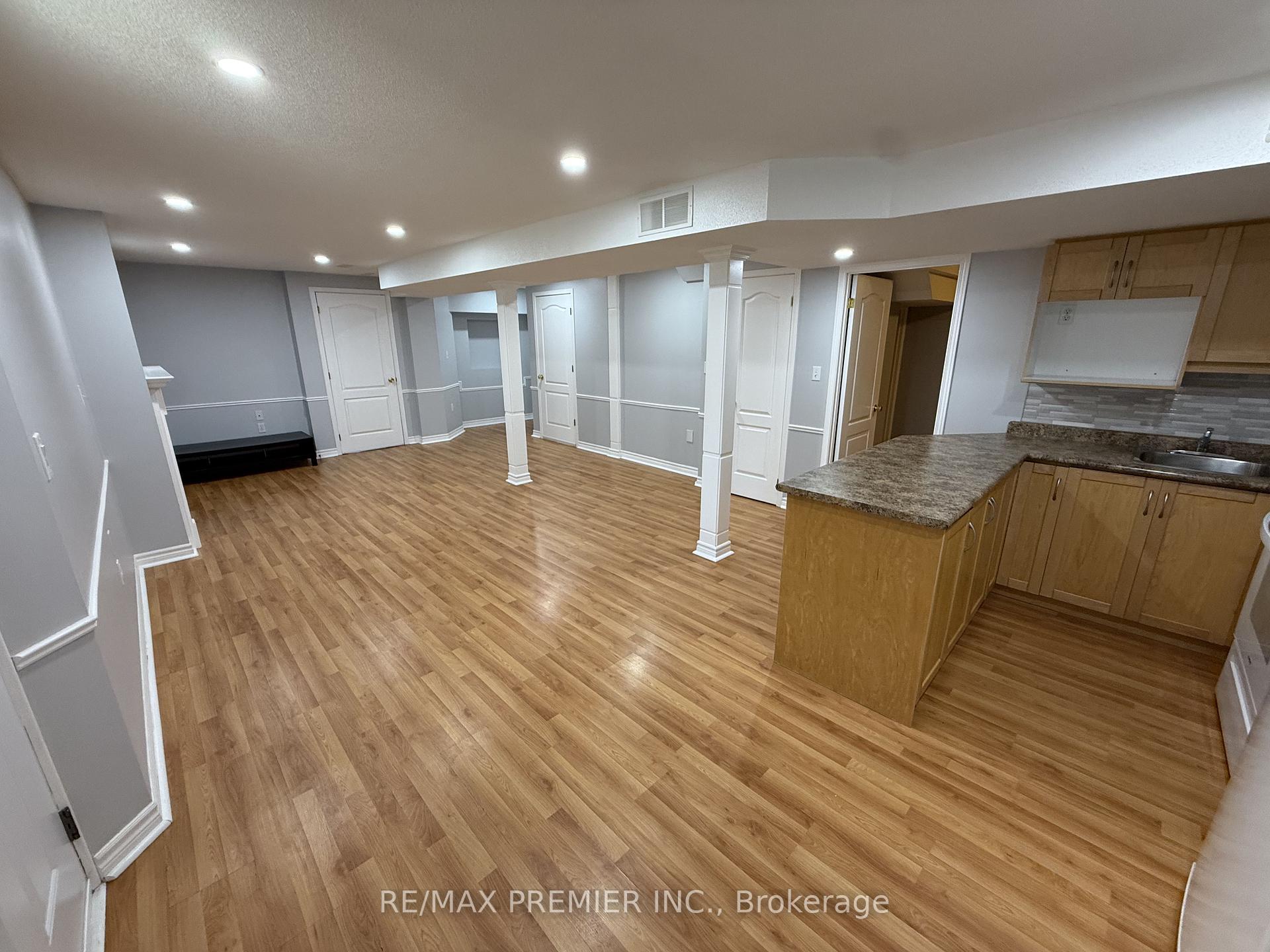 Photo 6 of Unit LOWER, 54 Castlepoint Drive, Vaughan, Elder Mills — HOMEH