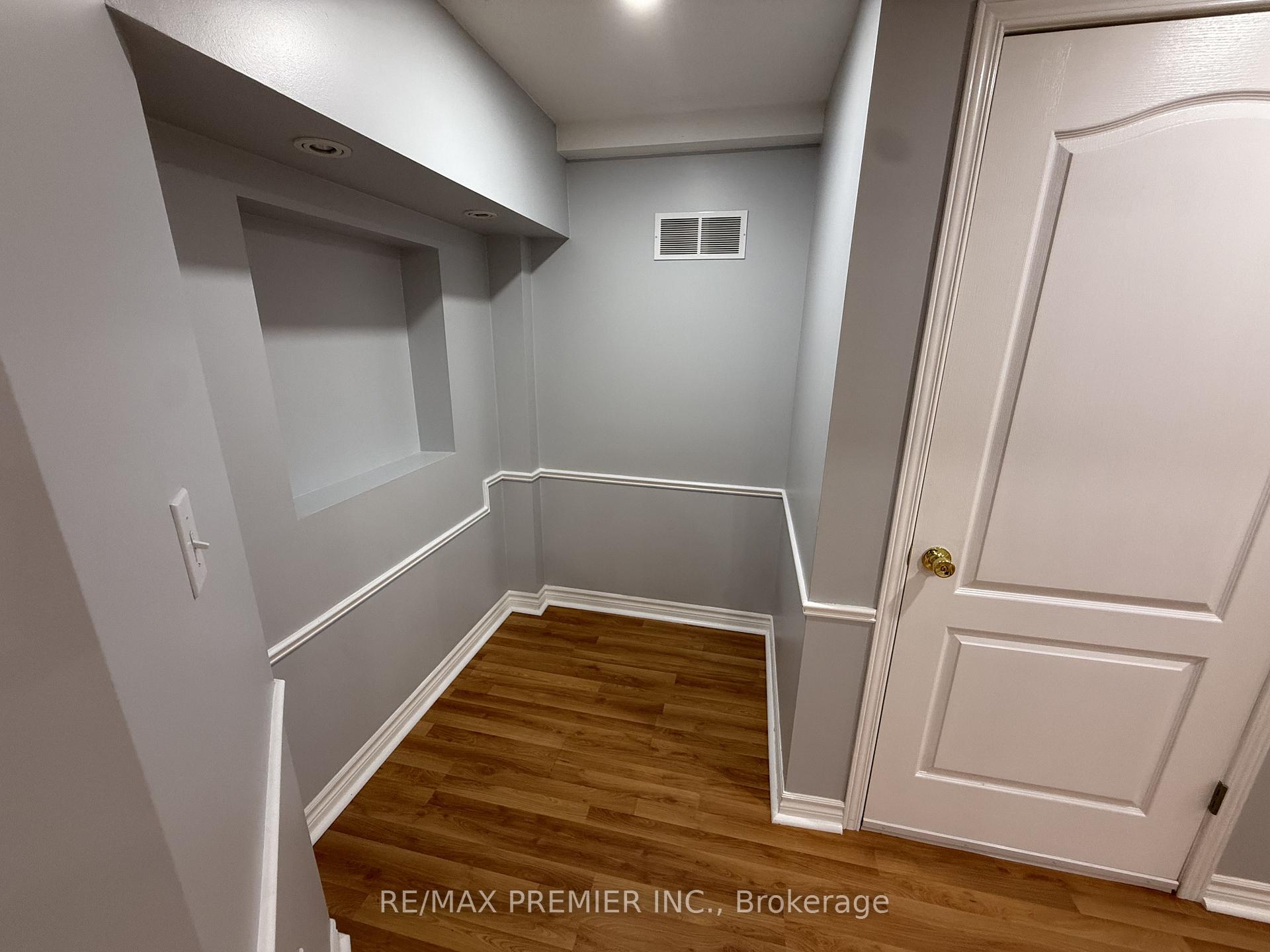 Photo 8 of Unit LOWER, 54 Castlepoint Drive, Vaughan, Elder Mills — HOMEH