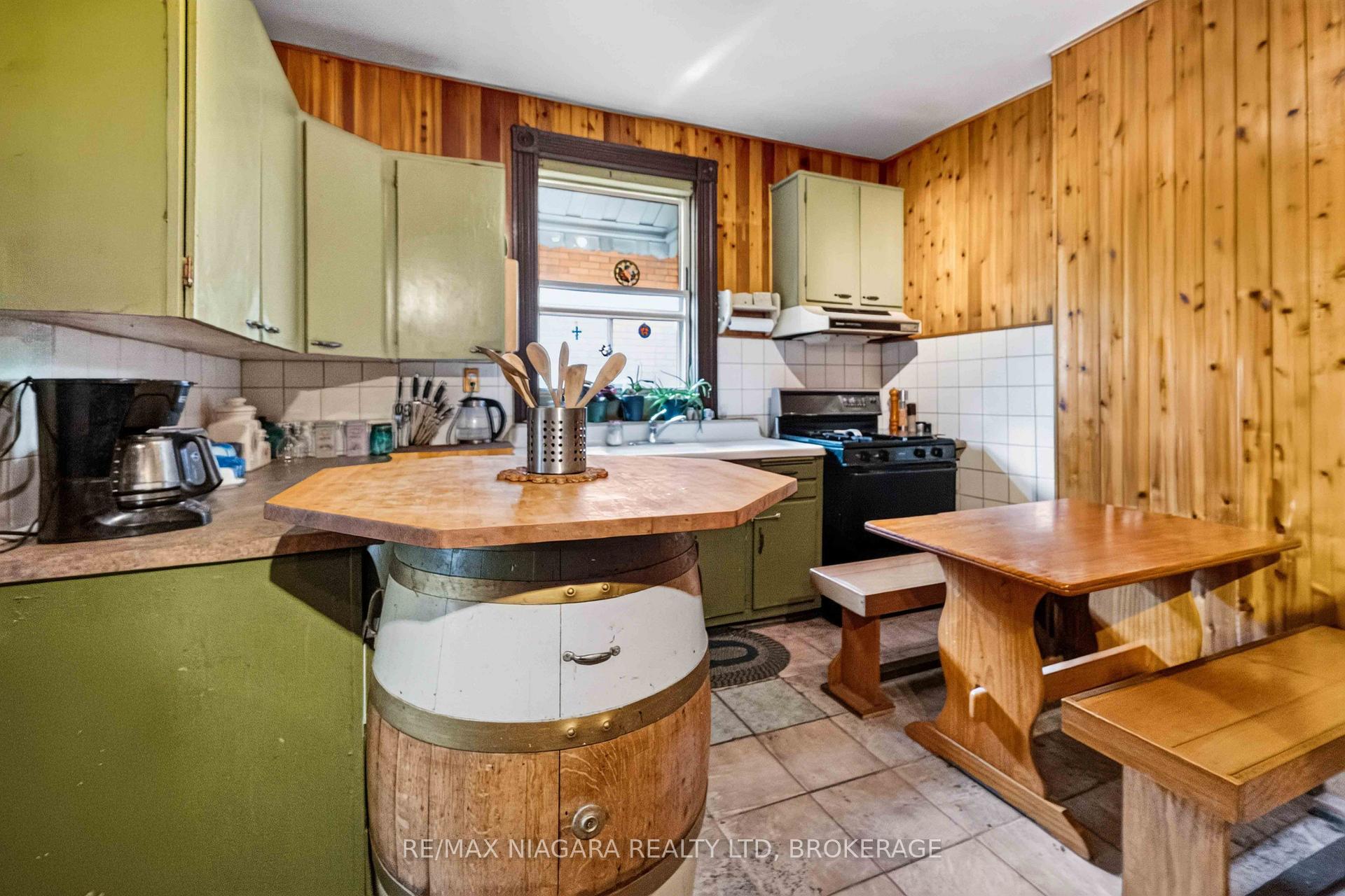Photo 30 of 187 Emerald Street S, Hamilton, Stinson — HOMEH