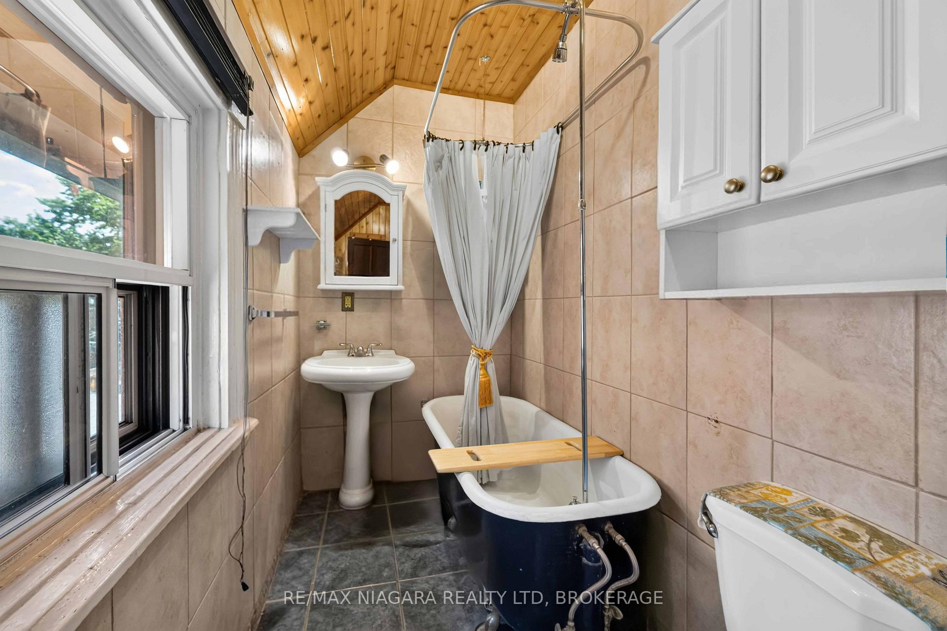 Photo 48 of 187 Emerald Street S, Hamilton, Stinson — HOMEH