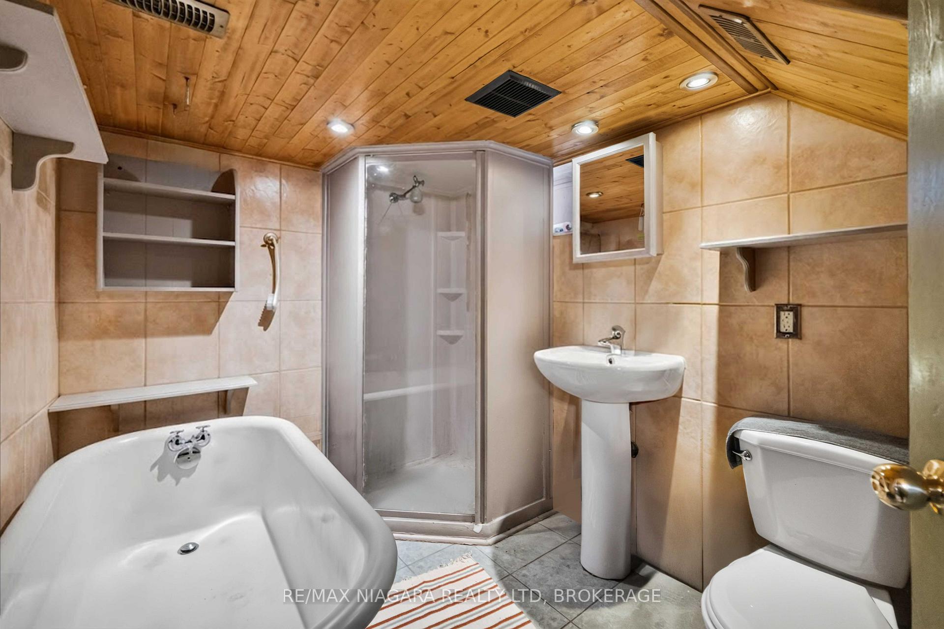 Photo 56 of 187 Emerald Street S, Hamilton, Stinson — HOMEH