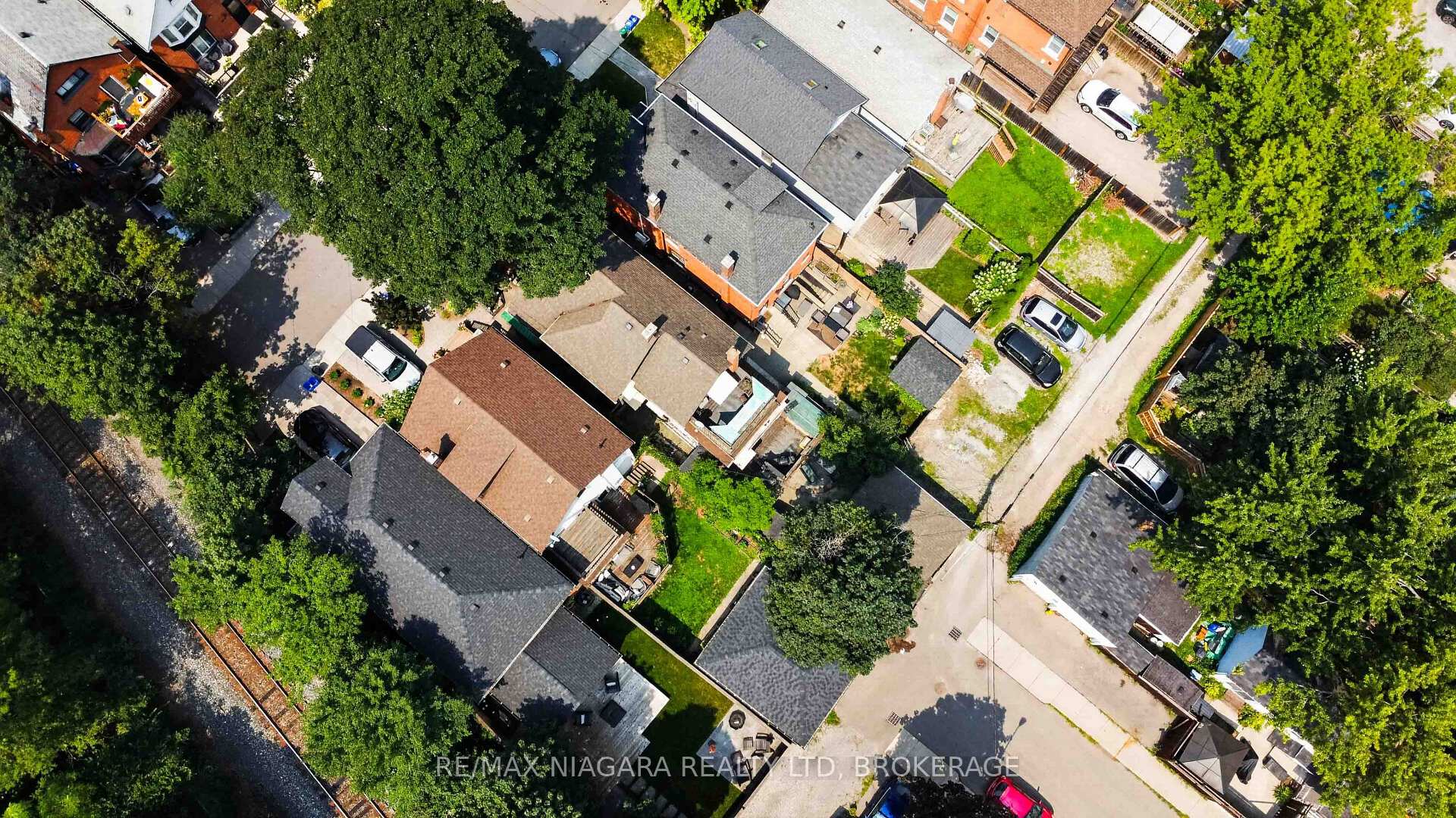 Photo 76 of 187 Emerald Street S, Hamilton, Stinson — HOMEH