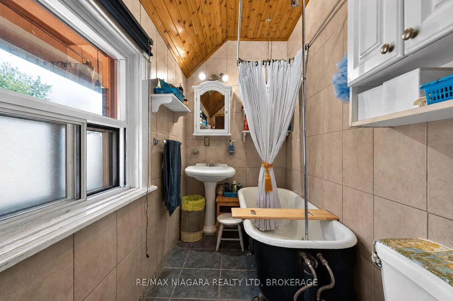 Photo 33 of 187 Emerald Street S, Hamilton, Stinson — HOMEH