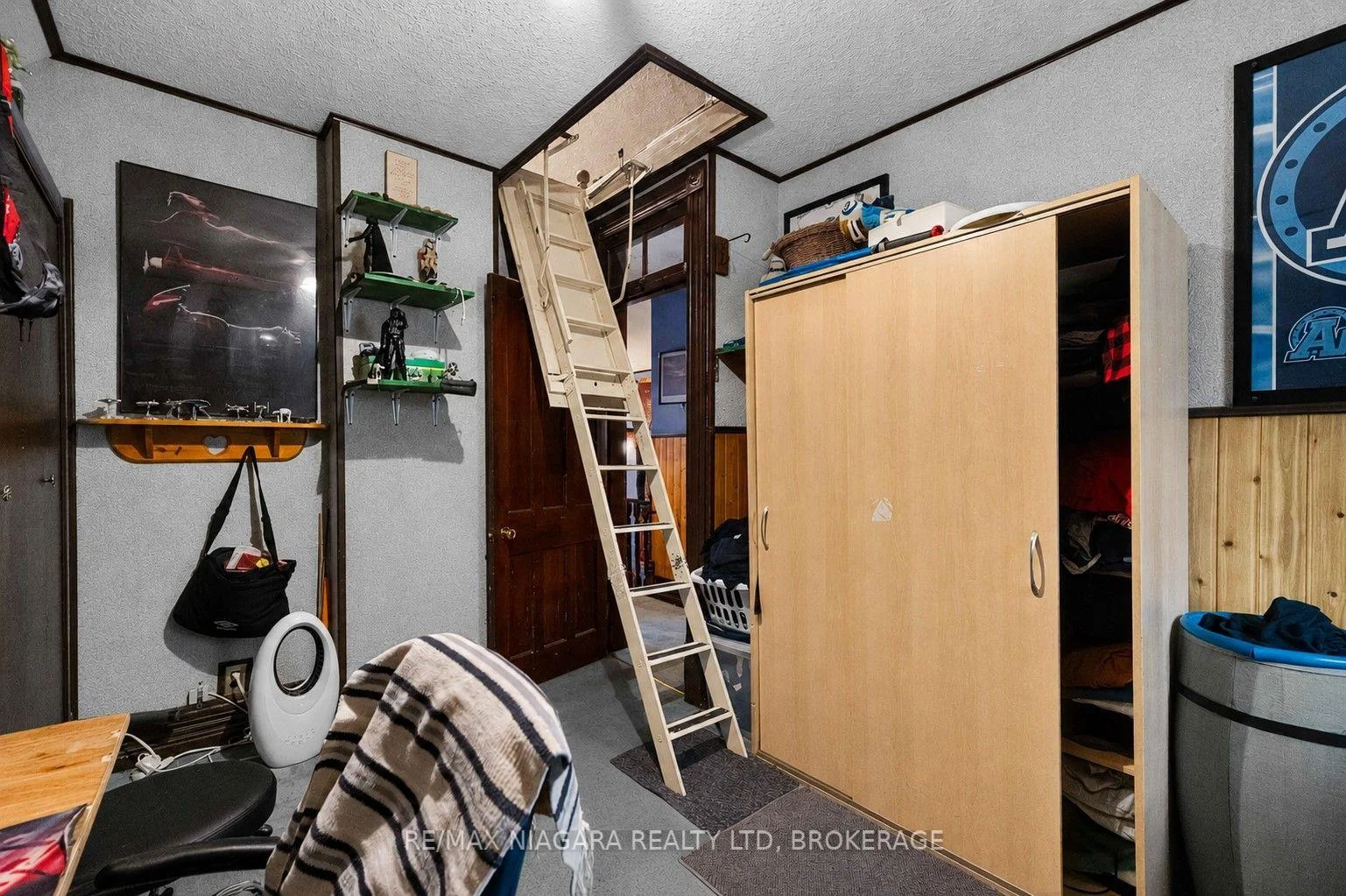 Photo 38 of 187 Emerald Street S, Hamilton, Stinson — HOMEH