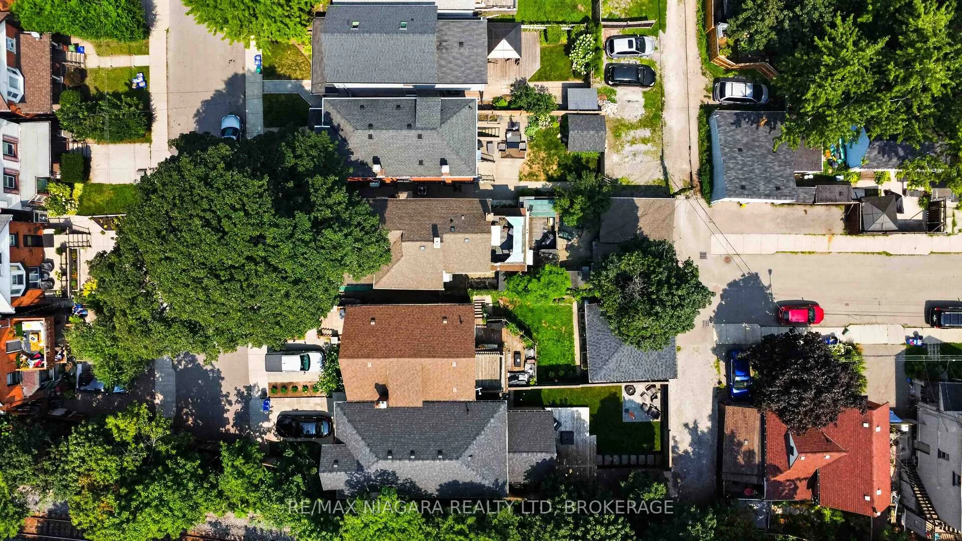 Photo 82 of 187 Emerald Street S, Hamilton, Stinson — HOMEH