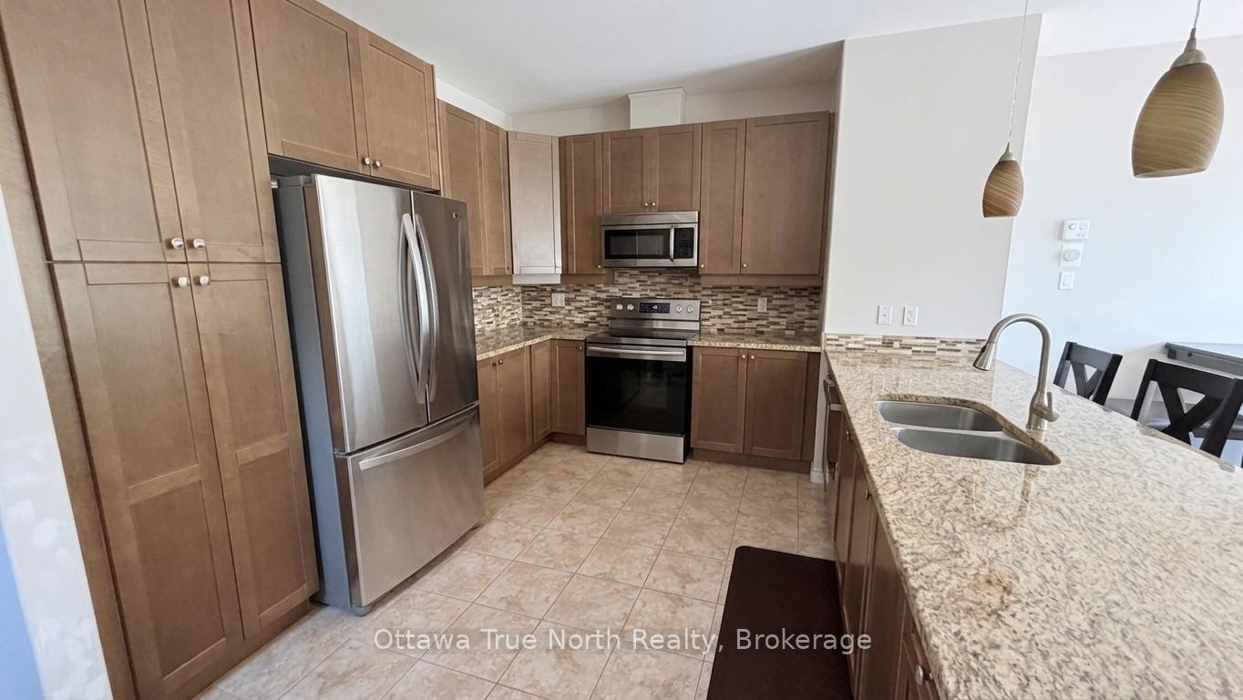 Photo 3 of 308 Glenbrae Avenue S, Ottawa, Kanata - Morgan's Grant/South March — HOMEH