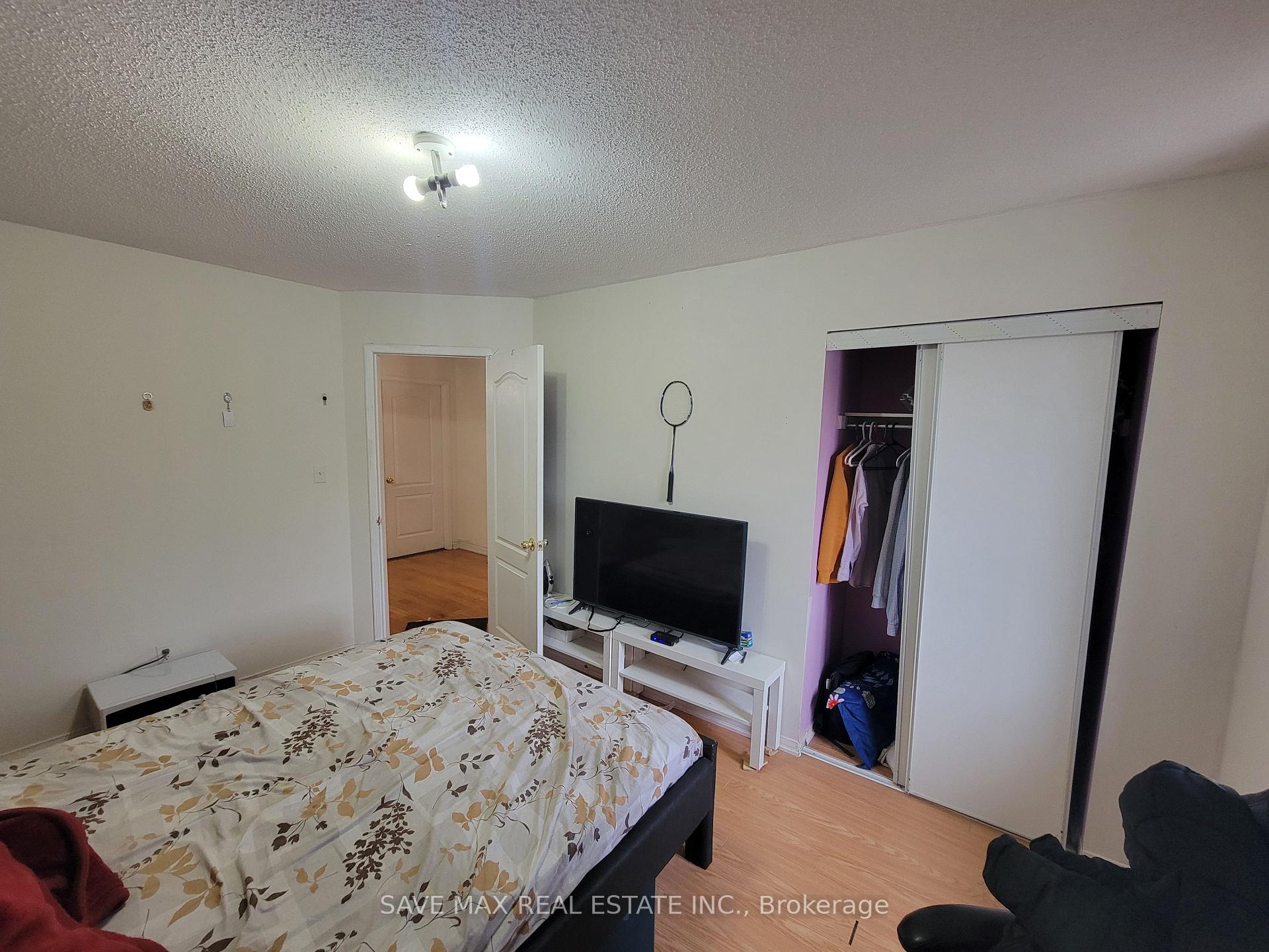 Photo 12 of 7 Junction Crescent, Brampton, Fletcher's Meadow — HOMEH