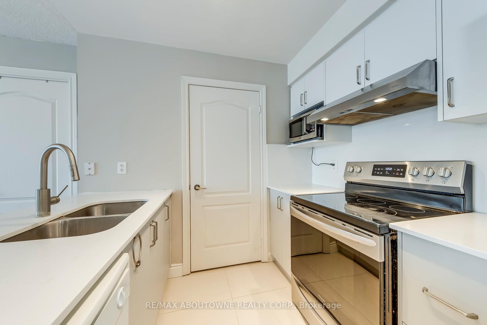 Photo 10 of Unit 3107, 60 Brian Harrison Way, Scarborough, Bendale — HOMEH
