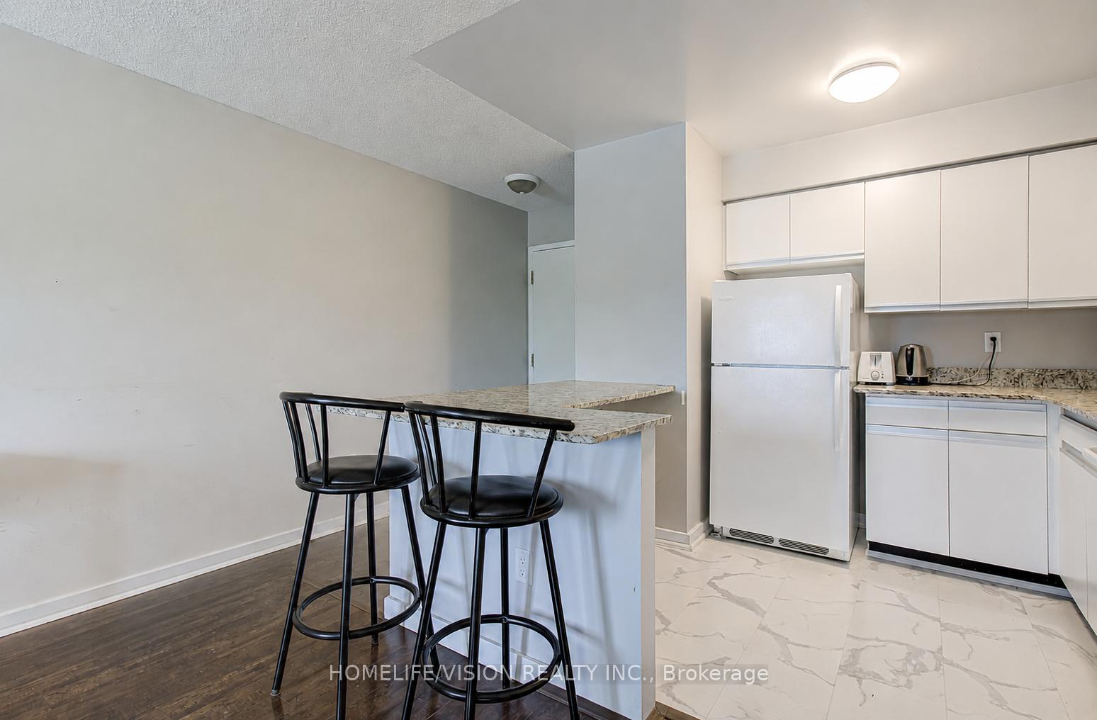 Photo 8 of Unit 310, 271 Eiwo Court, Waterloo, Lexington — HOMEH