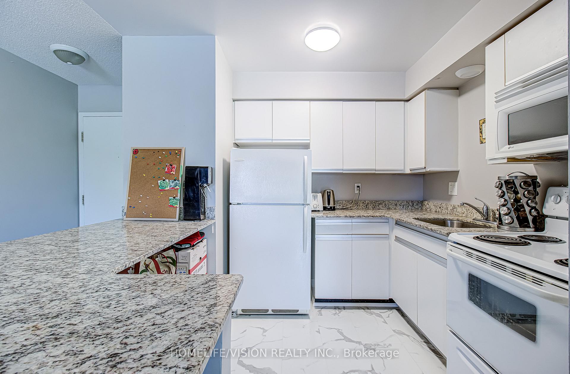 Photo 10 of Unit 310, 271 Eiwo Court, Waterloo, Lexington — HOMEH