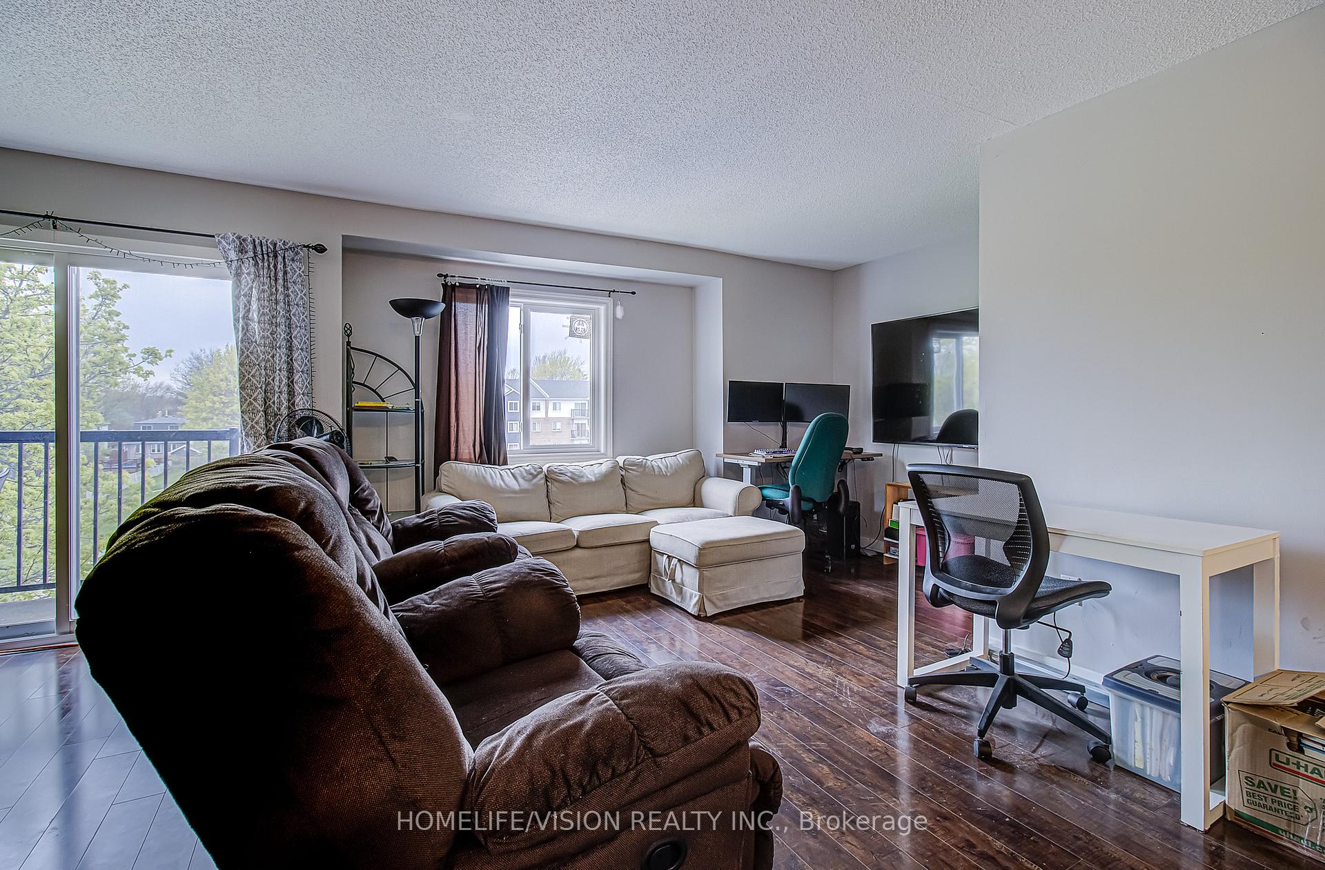 Photo 13 of Unit 310, 271 Eiwo Court, Waterloo, Lexington — HOMEH