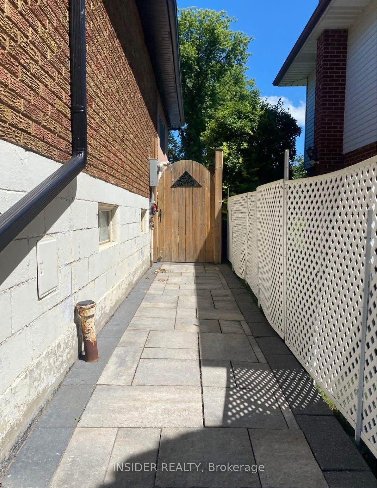 Photo 4 of Unit LOWER, 13 Algoma Crescent, Hamilton, Buchanan — HOMEH