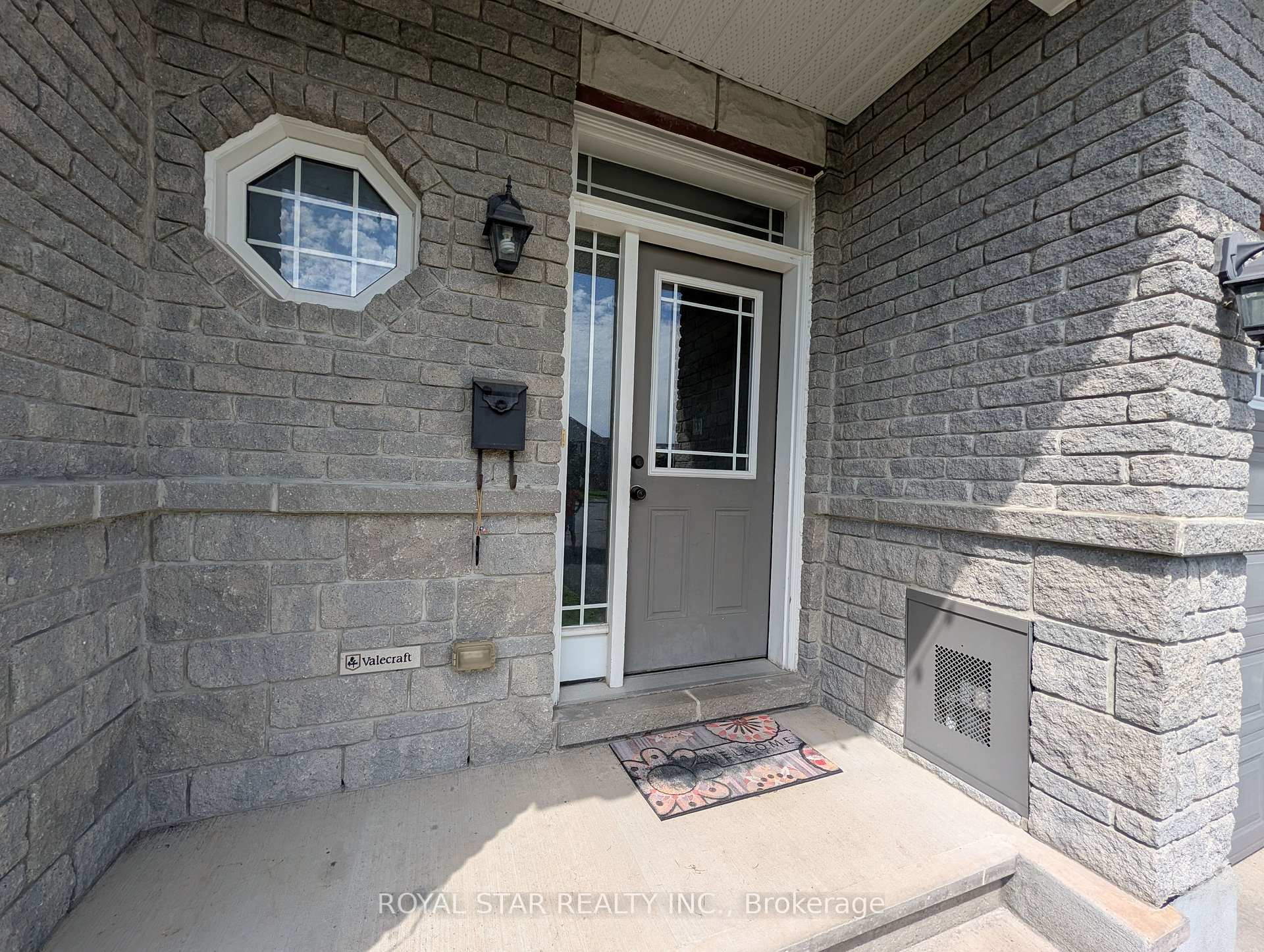 Photo 3 of 1471 Carronbridge Circle, Ottawa, Kanata - Emerald Meadows/Trailwest — HOMEH