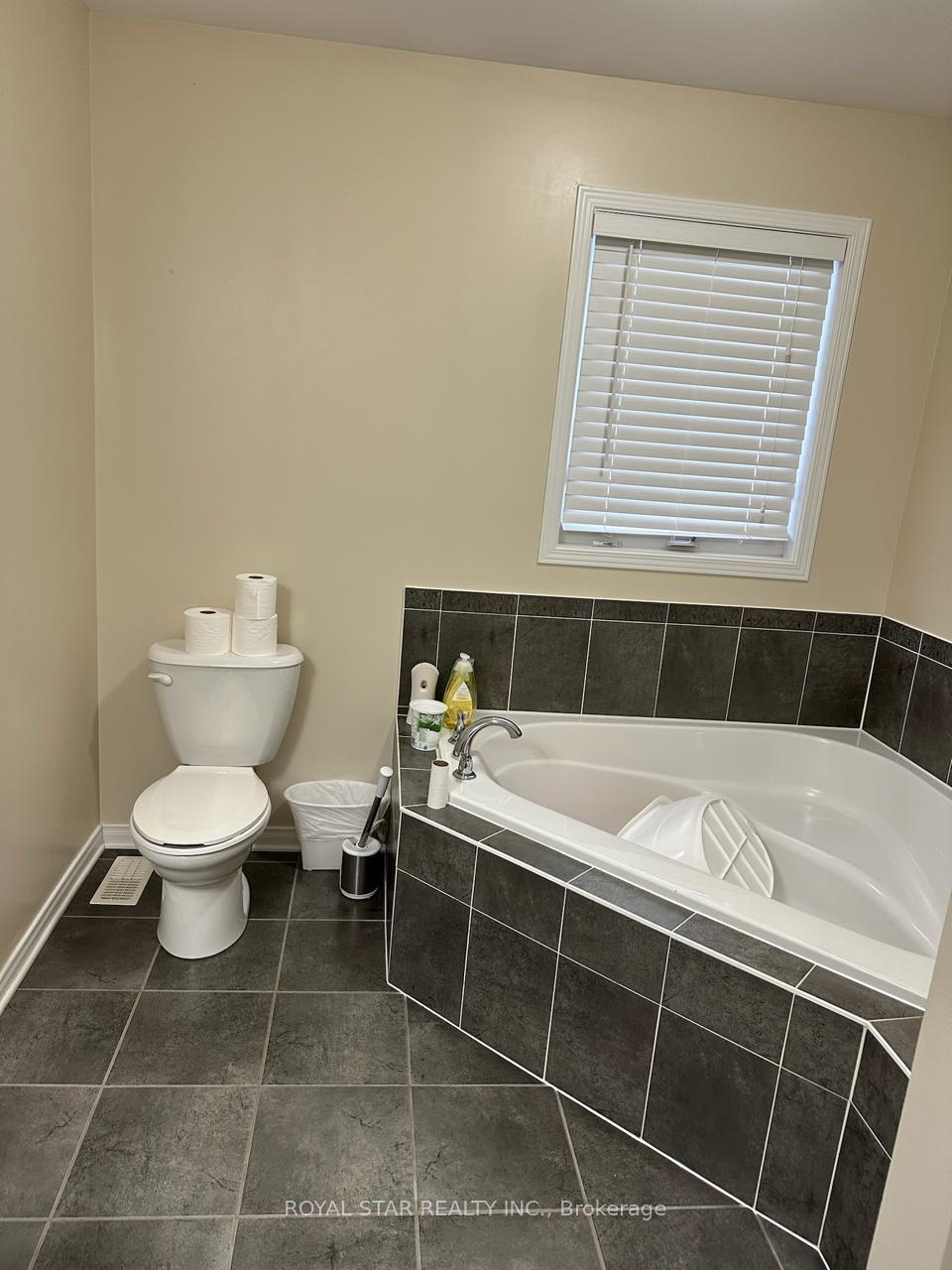 Photo 11 of 1471 Carronbridge Circle, Ottawa, Kanata - Emerald Meadows/Trailwest — HOMEH