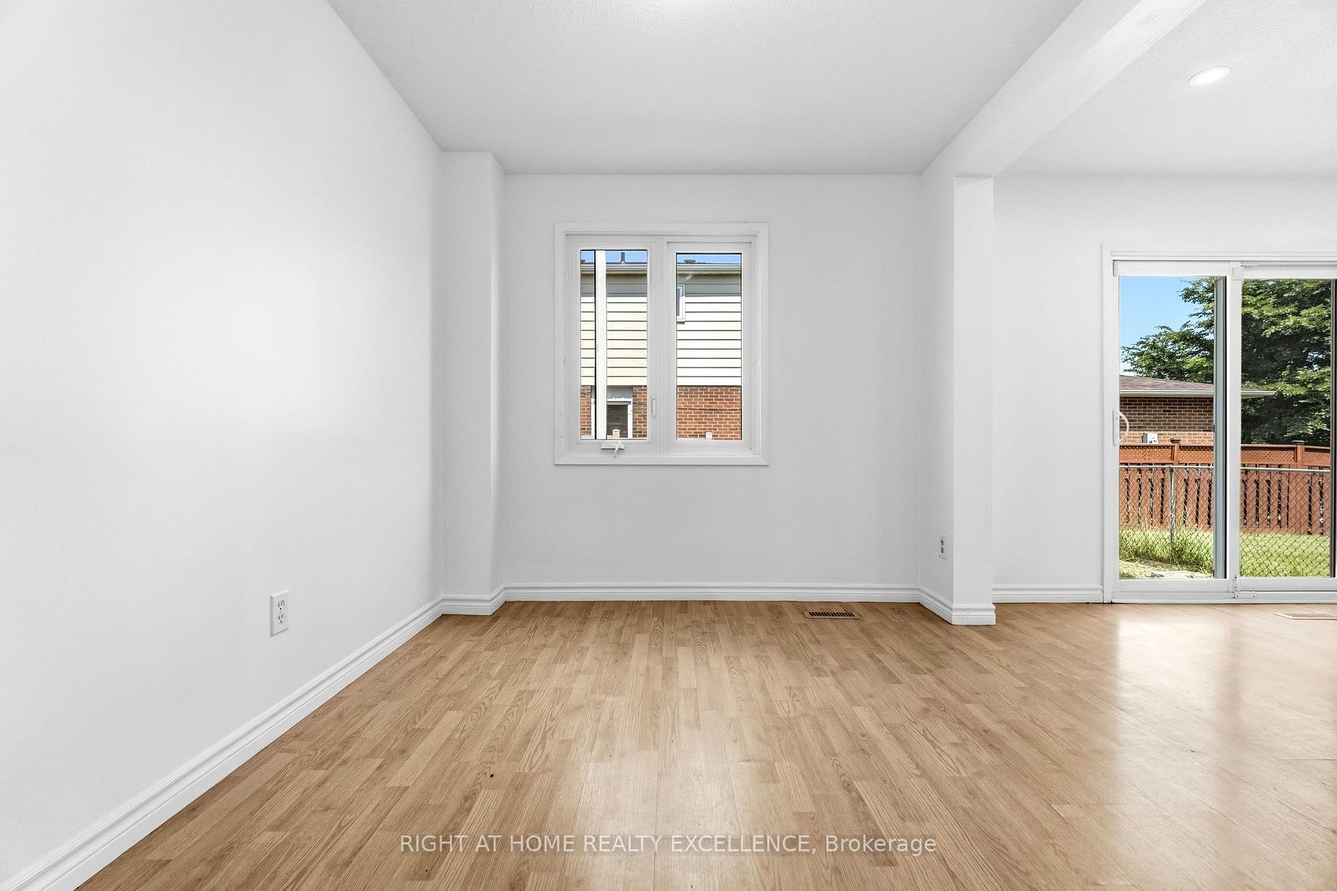 Photo 12 of Unit Upper, 10 Banting Crescent, Brampton, Fletcher's West — HOMEH