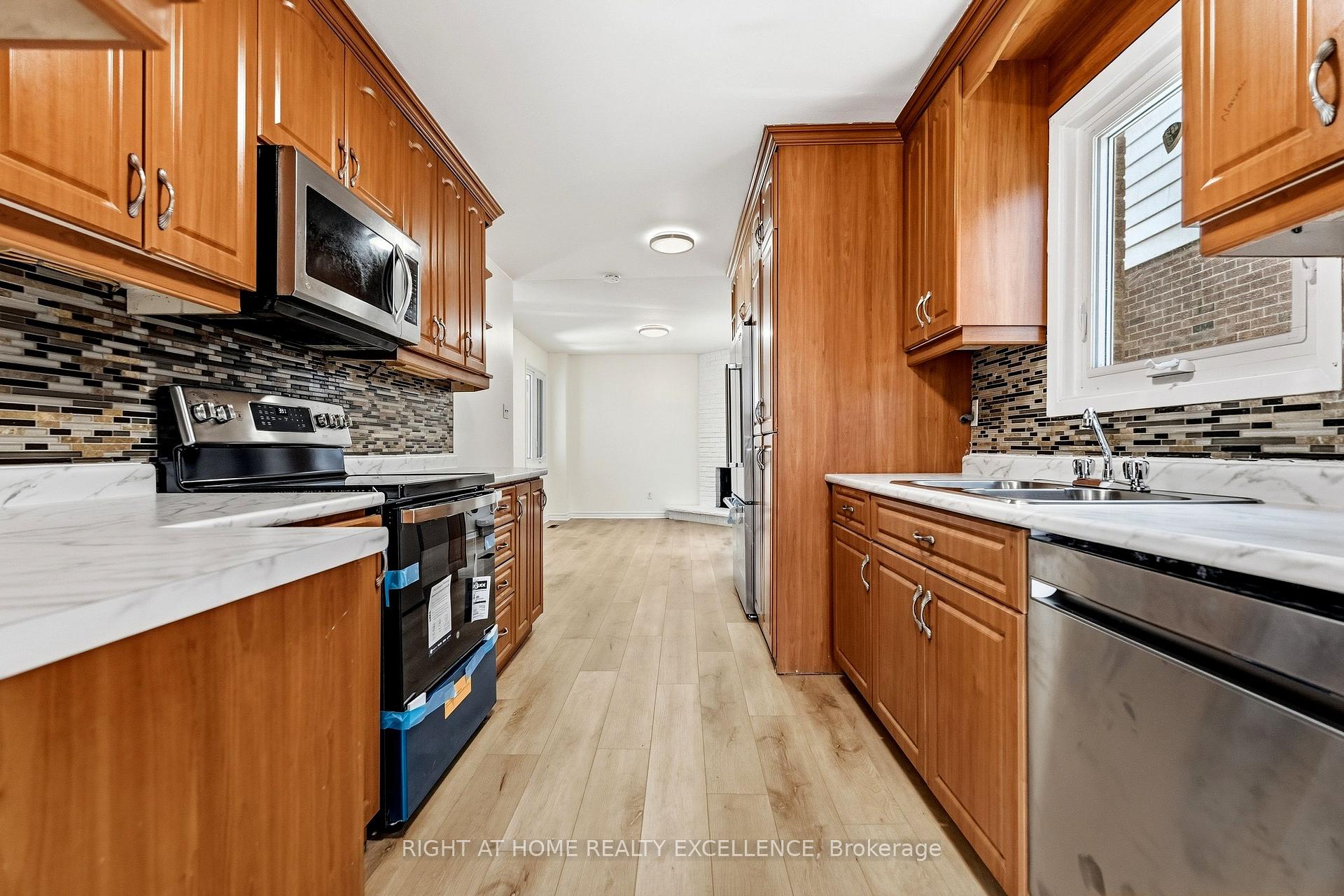 Photo 13 of Unit Upper, 10 Banting Crescent, Brampton, Fletcher's West — HOMEH