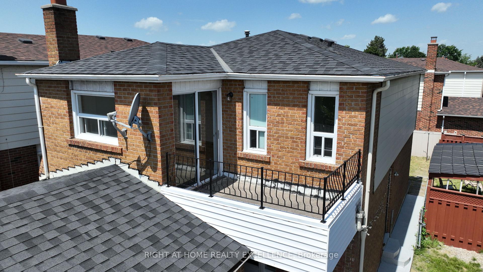 Photo 18 of Unit Upper, 10 Banting Crescent, Brampton, Fletcher's West — HOMEH