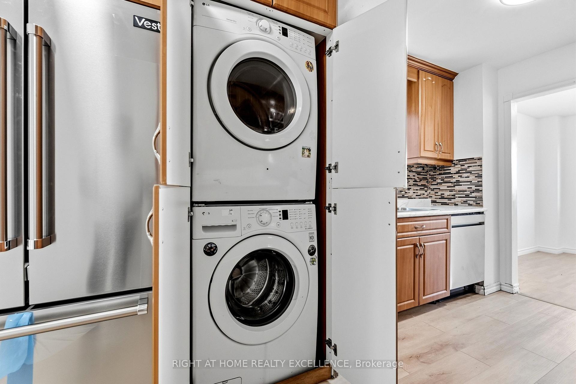 Photo 37 of Unit Upper, 10 Banting Crescent, Brampton, Fletcher's West — HOMEH