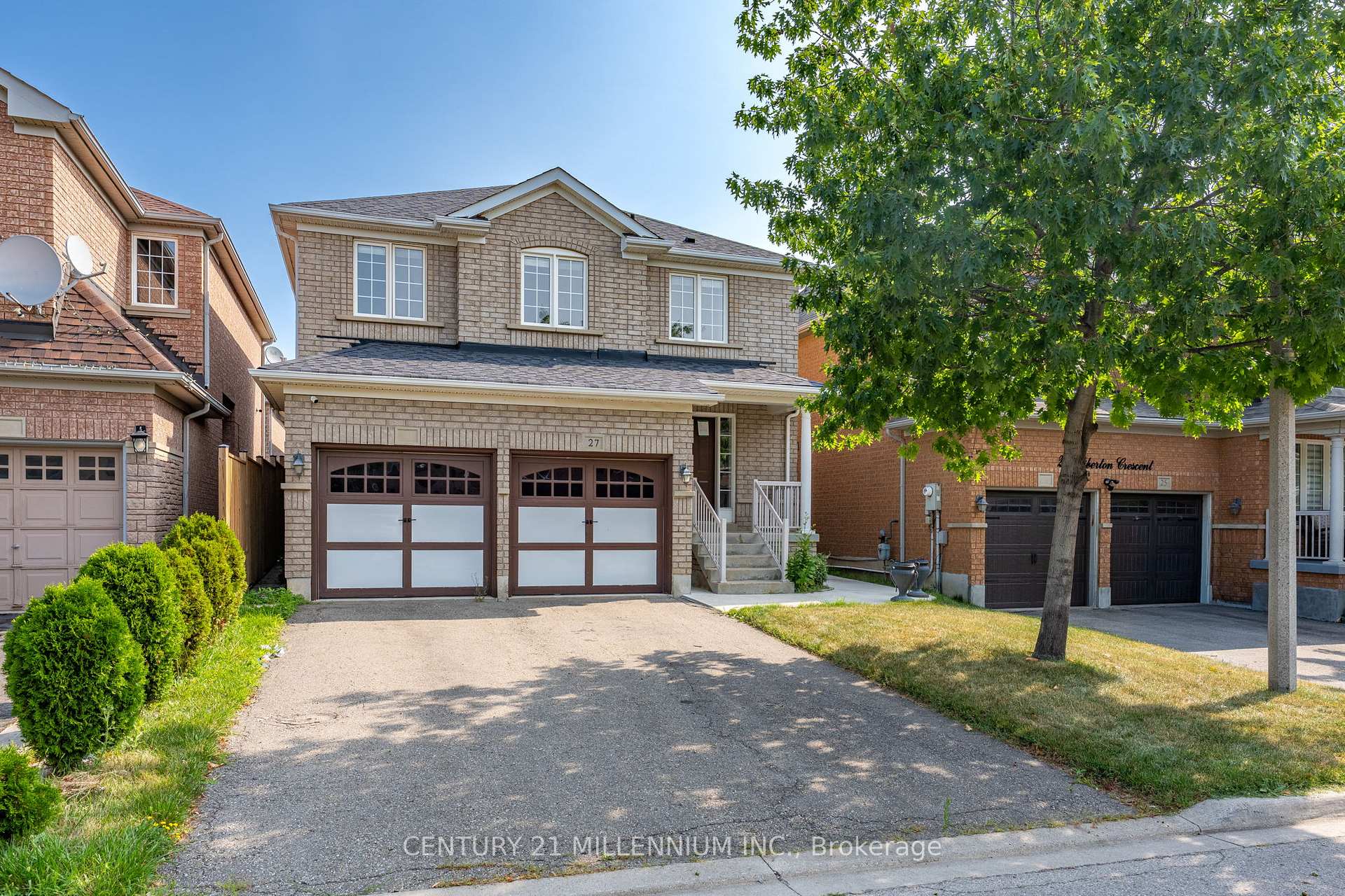 Photo 2 of 27 Hiberton Crescent, Brampton, Fletcher's Meadow — HOMEH
