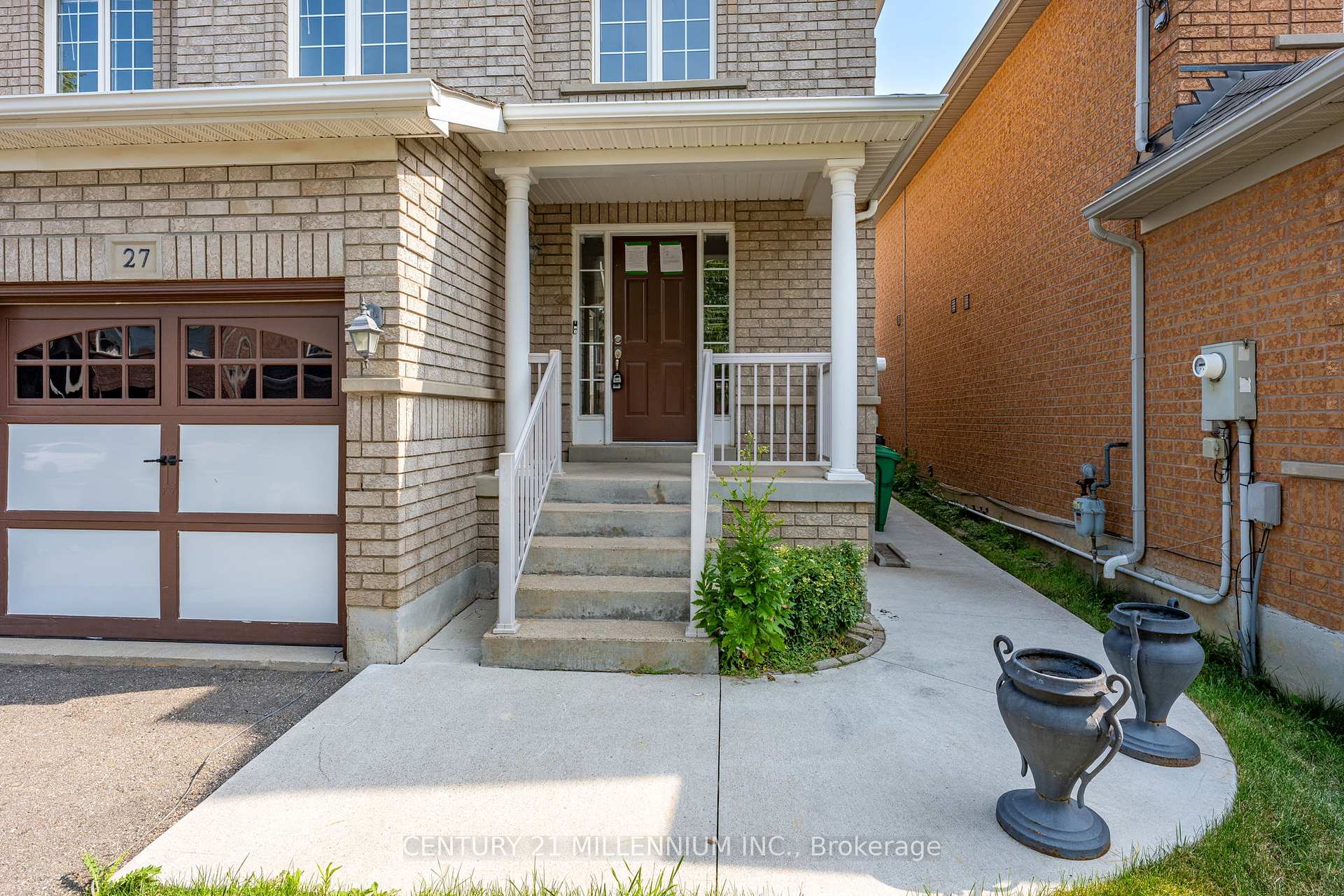 Photo 3 of 27 Hiberton Crescent, Brampton, Fletcher's Meadow — HOMEH