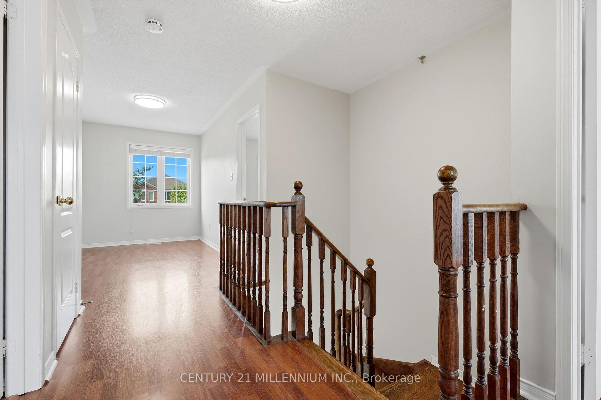 Photo 15 of 27 Hiberton Crescent, Brampton, Fletcher's Meadow — HOMEH