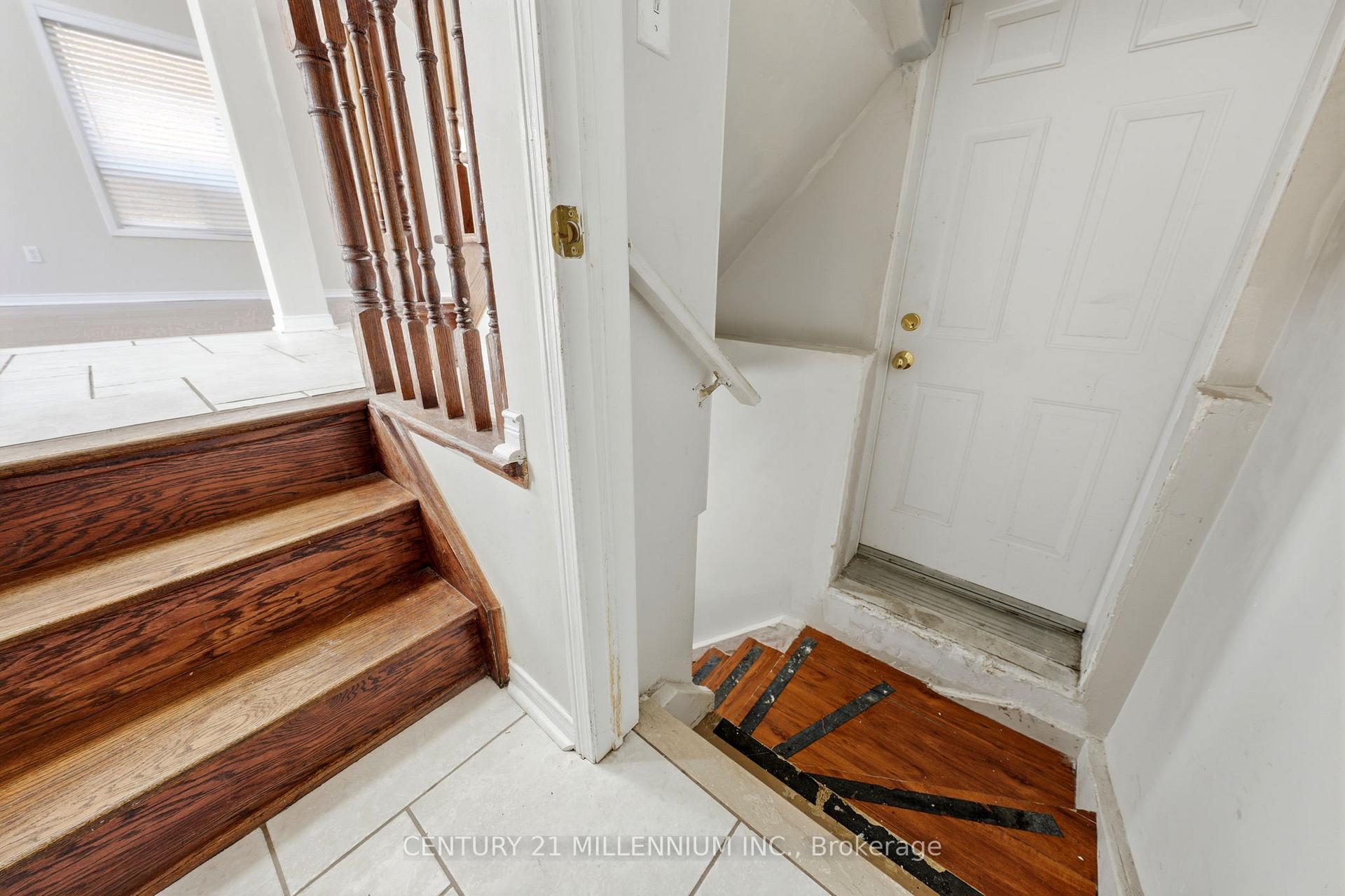 Photo 17 of 27 Hiberton Crescent, Brampton, Fletcher's Meadow — HOMEH