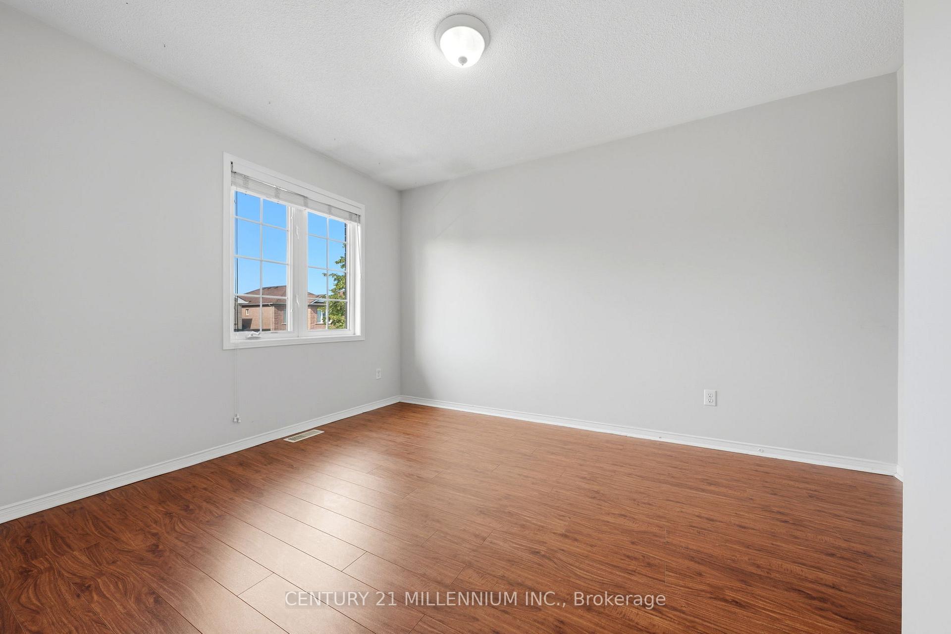 Photo 19 of 27 Hiberton Crescent, Brampton, Fletcher's Meadow — HOMEH