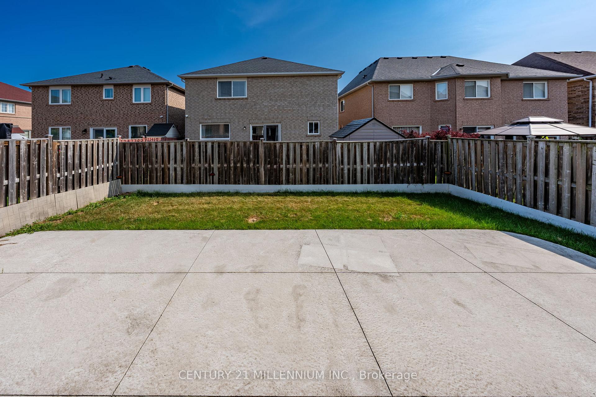 Photo 21 of 27 Hiberton Crescent, Brampton, Fletcher's Meadow — HOMEH