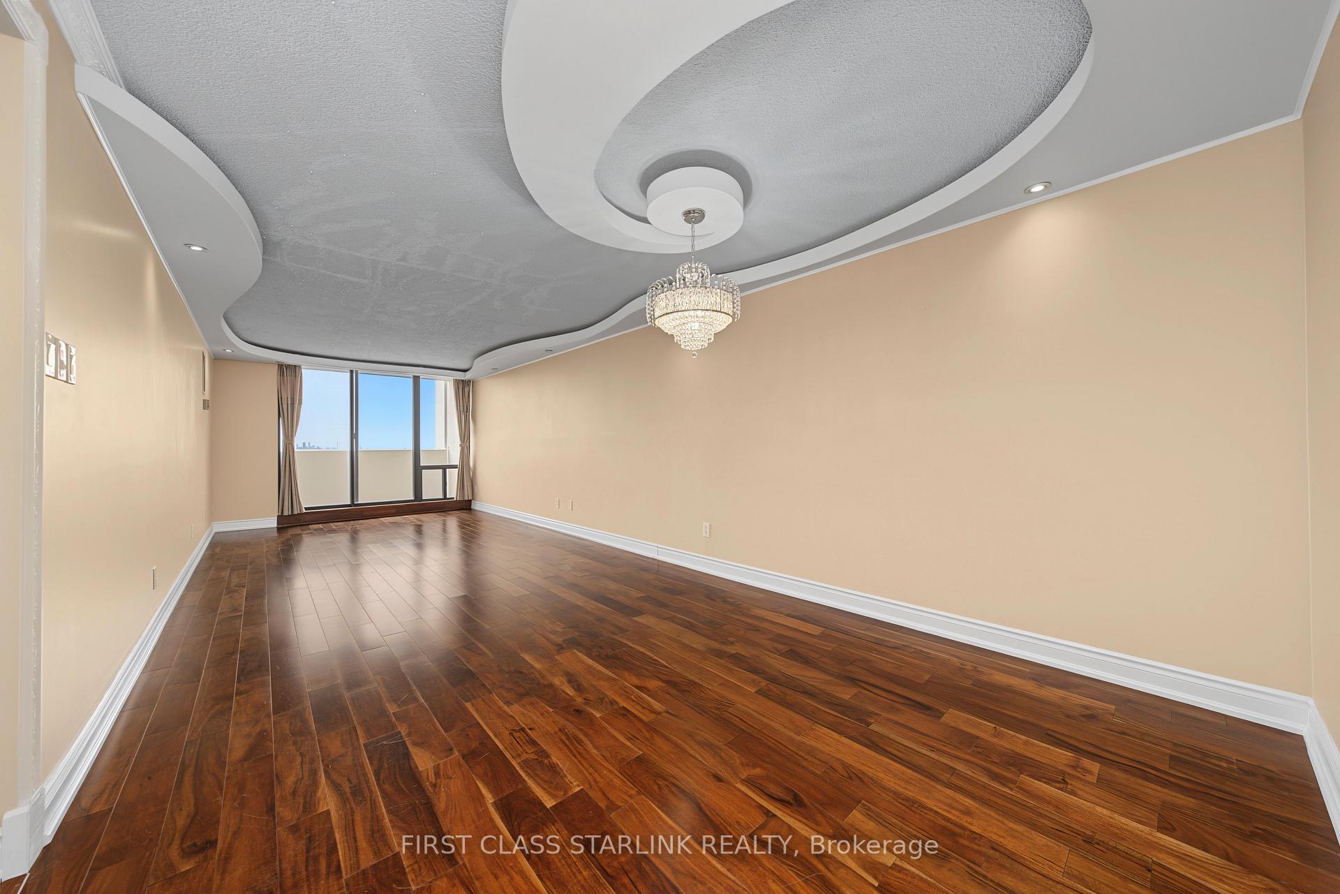Photo 3 of 10 Tangreen Court, North York, Newtonbrook West — HOMEH