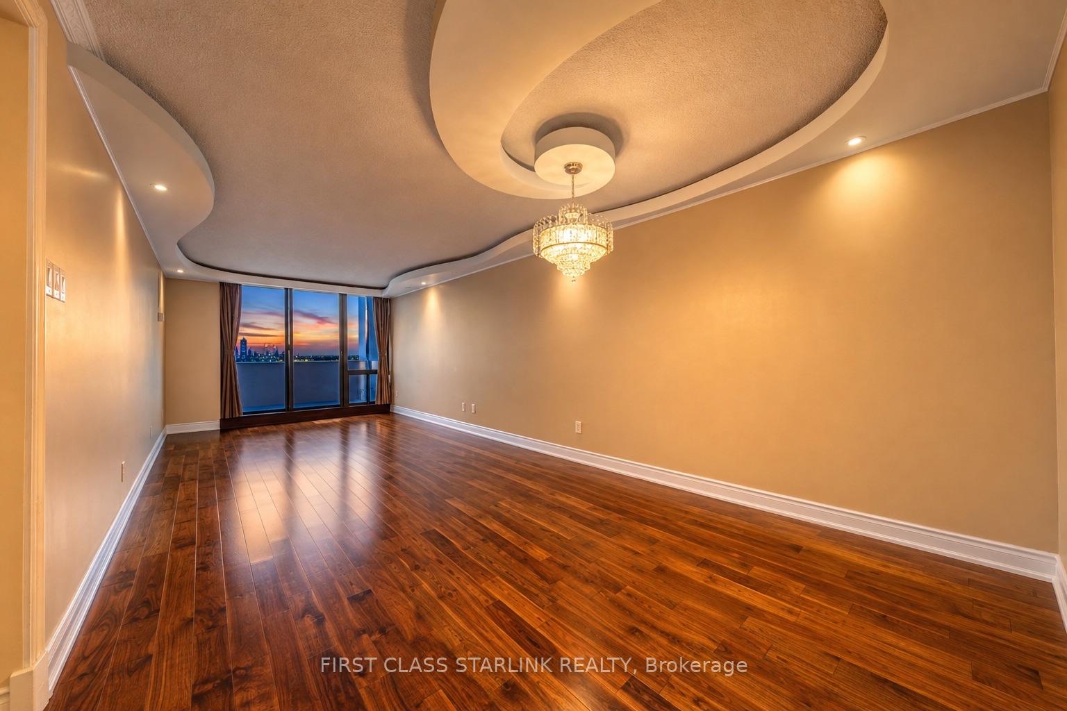 Photo 4 of 10 Tangreen Court, North York, Newtonbrook West — HOMEH