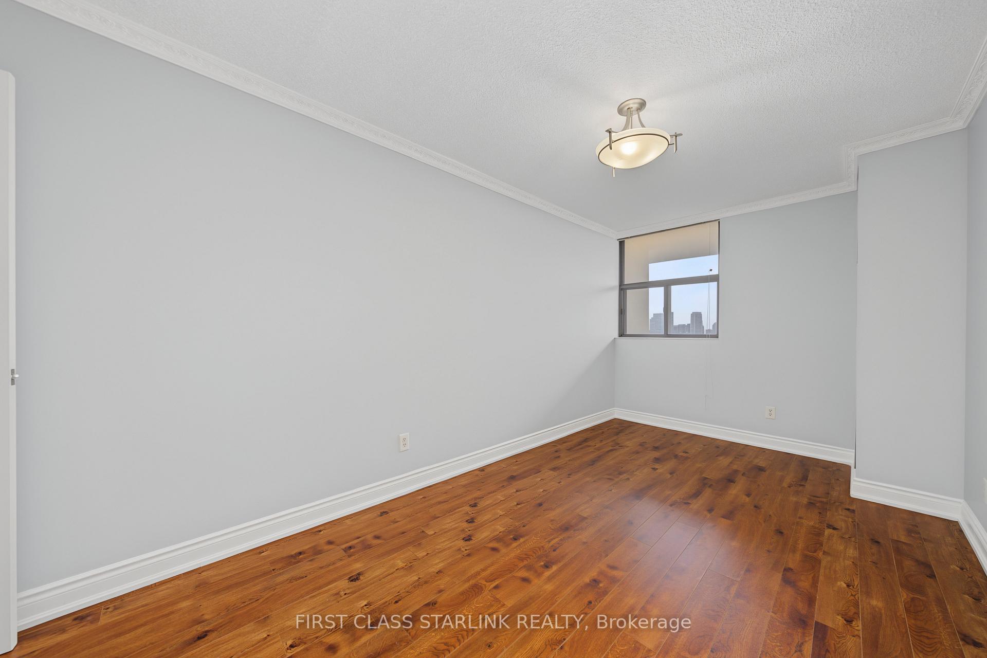 Photo 16 of 10 Tangreen Court, North York, Newtonbrook West — HOMEH