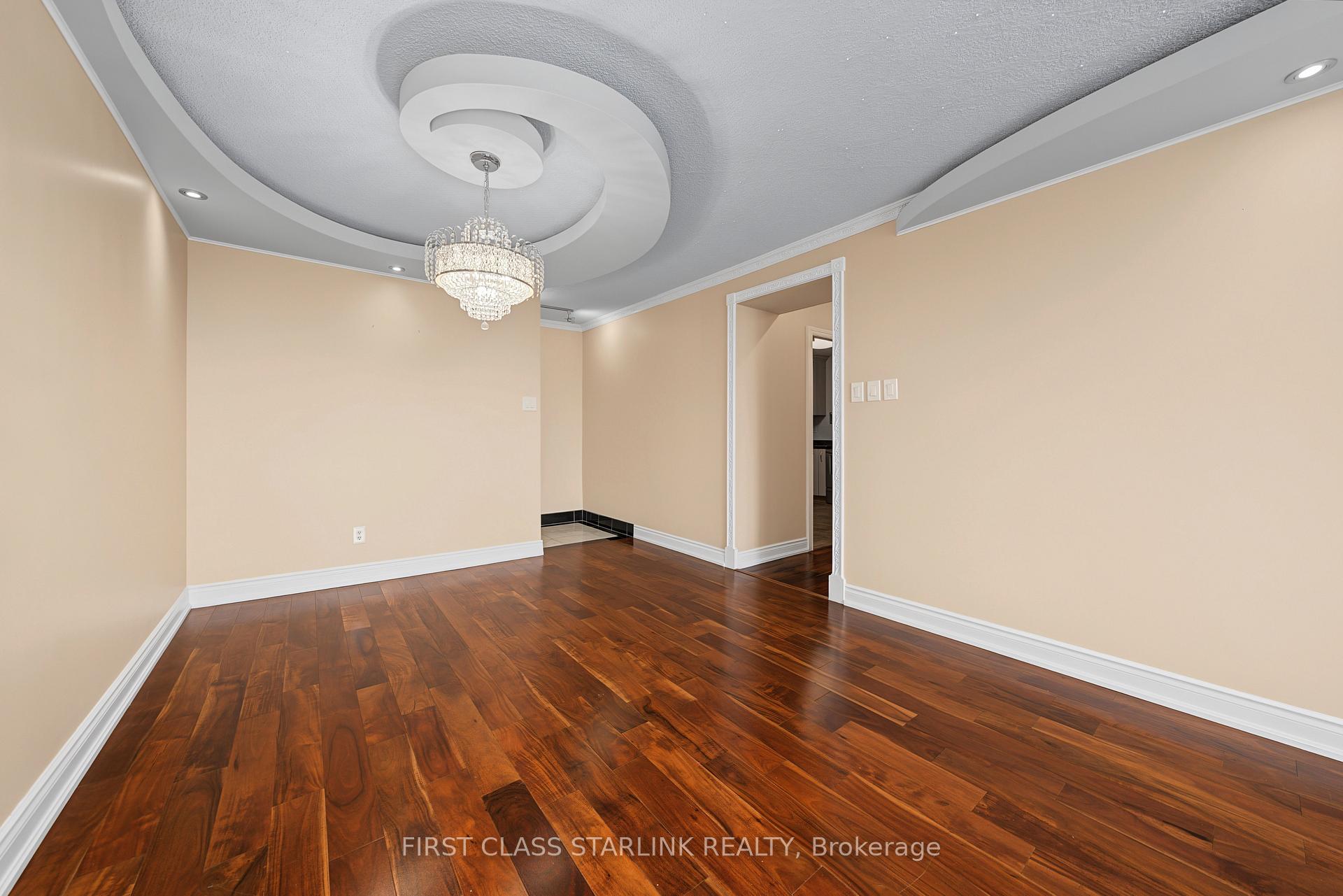 Photo 22 of 10 Tangreen Court, North York, Newtonbrook West — HOMEH