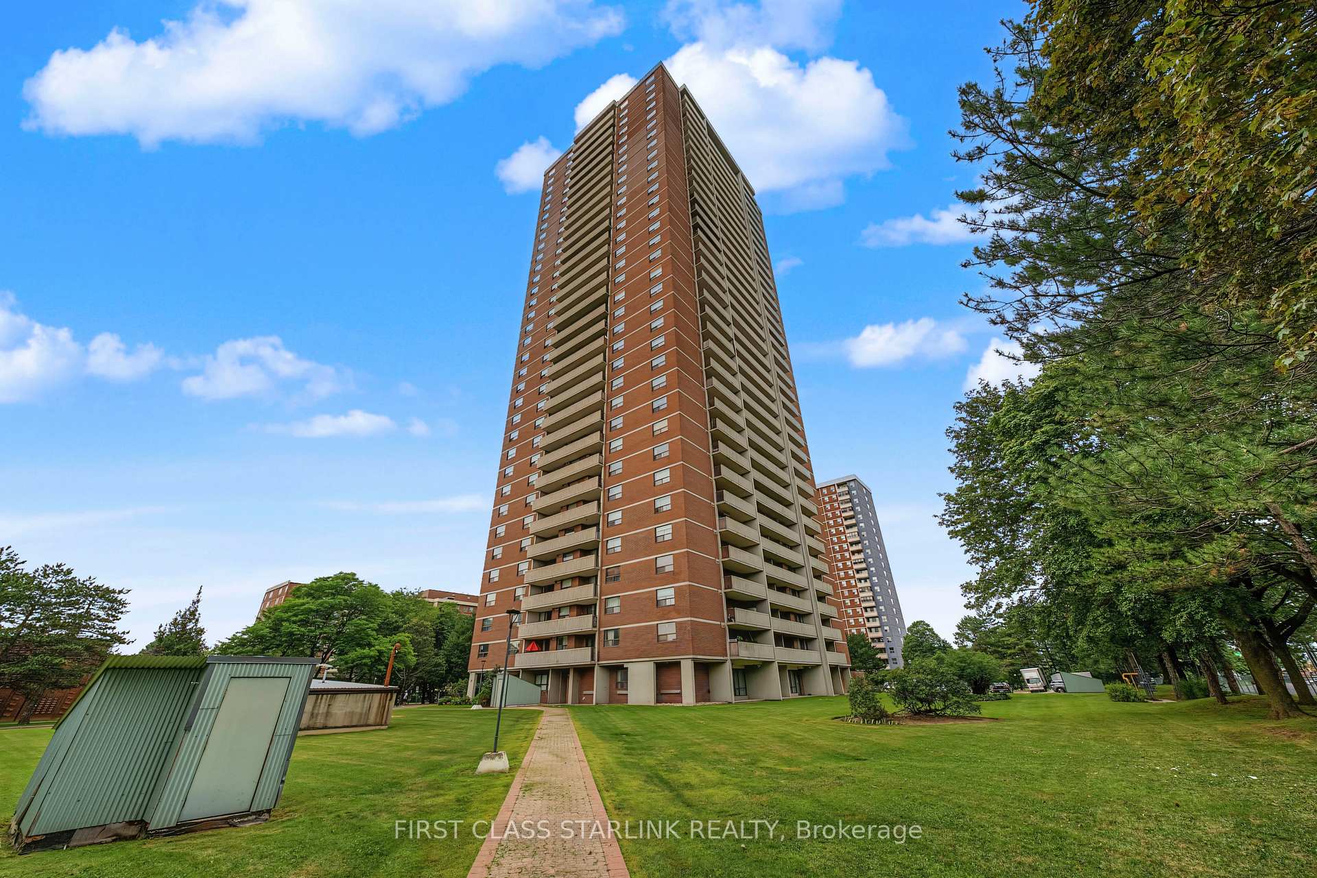 Photo 32 of 10 Tangreen Court, North York, Newtonbrook West — HOMEH