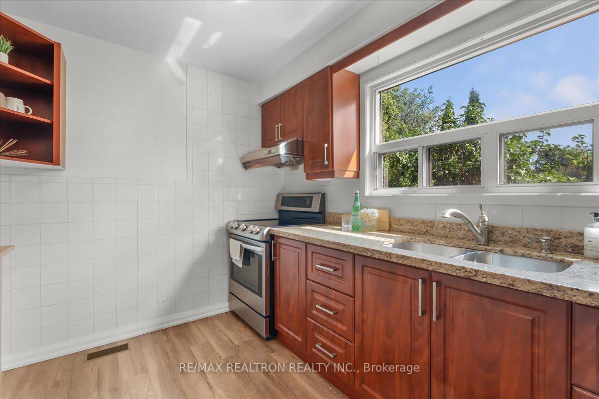 Photo 9 of 283 Hiawatha Road, Toronto, Greenwood-Coxwell — HOMEH
