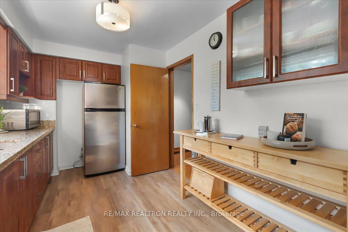 Photo 12 of 283 Hiawatha Road, Toronto, Greenwood-Coxwell — HOMEH