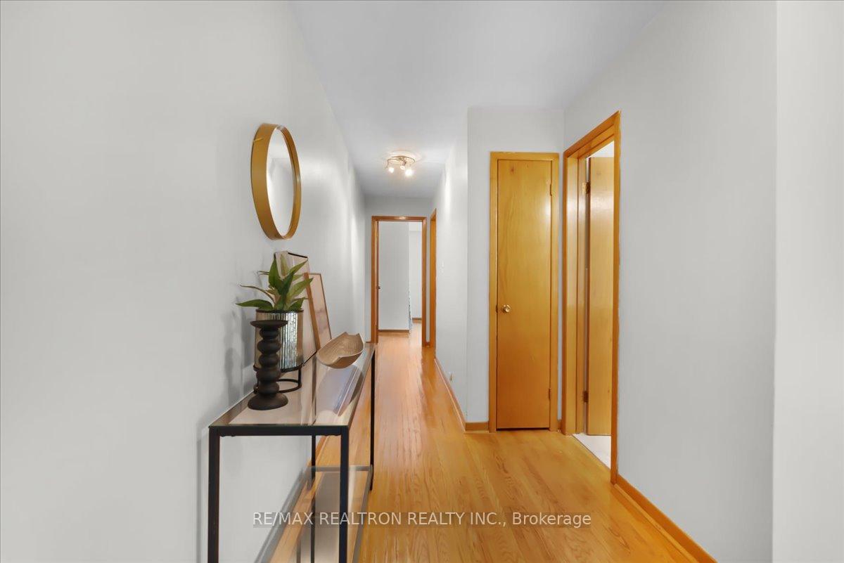 Photo 13 of 283 Hiawatha Road, Toronto, Greenwood-Coxwell — HOMEH