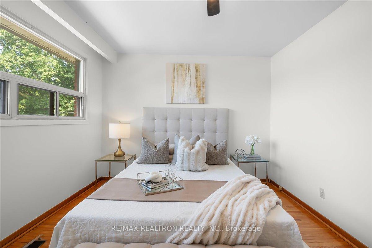 Photo 15 of 283 Hiawatha Road, Toronto, Greenwood-Coxwell — HOMEH