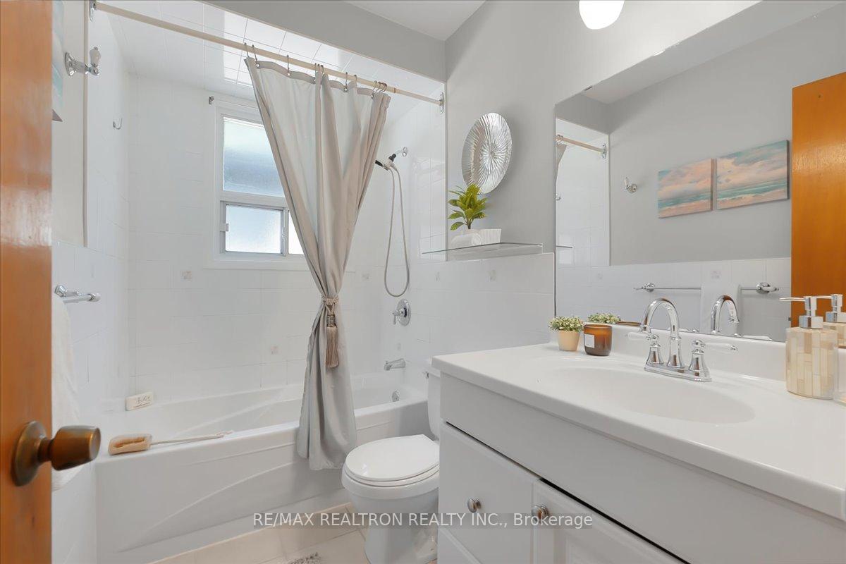 Photo 16 of 283 Hiawatha Road, Toronto, Greenwood-Coxwell — HOMEH