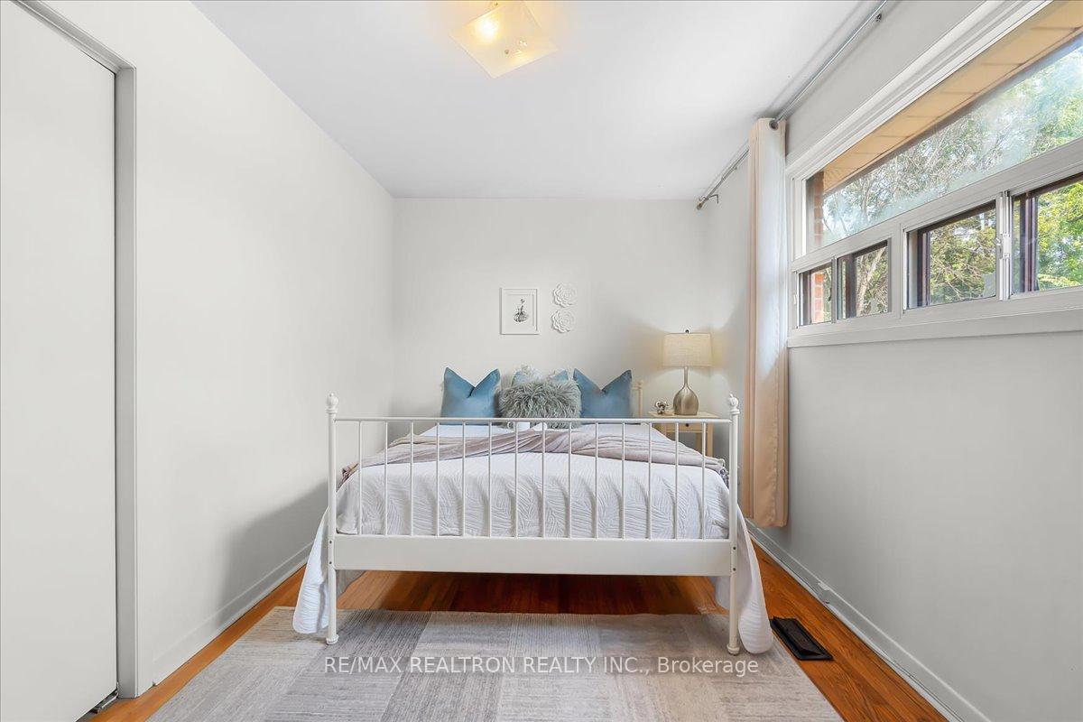 Photo 20 of 283 Hiawatha Road, Toronto, Greenwood-Coxwell — HOMEH